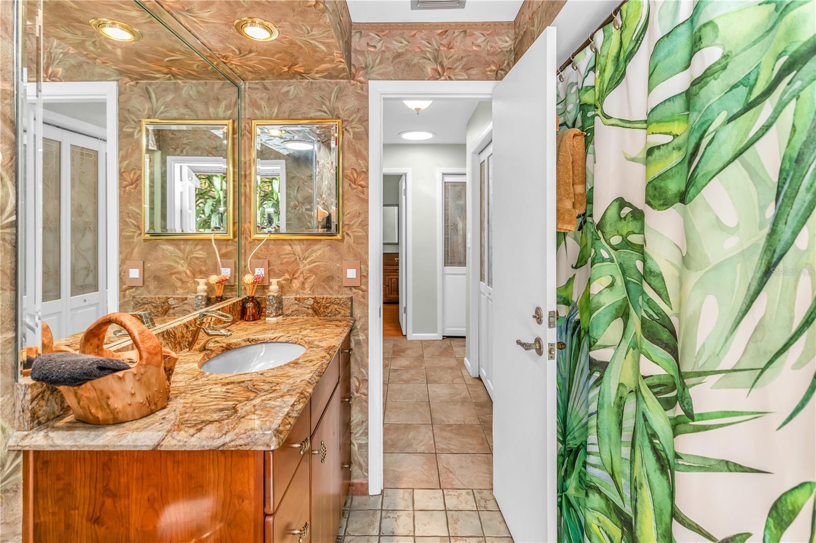 Image 16 of 29 For 1221 Arden Street