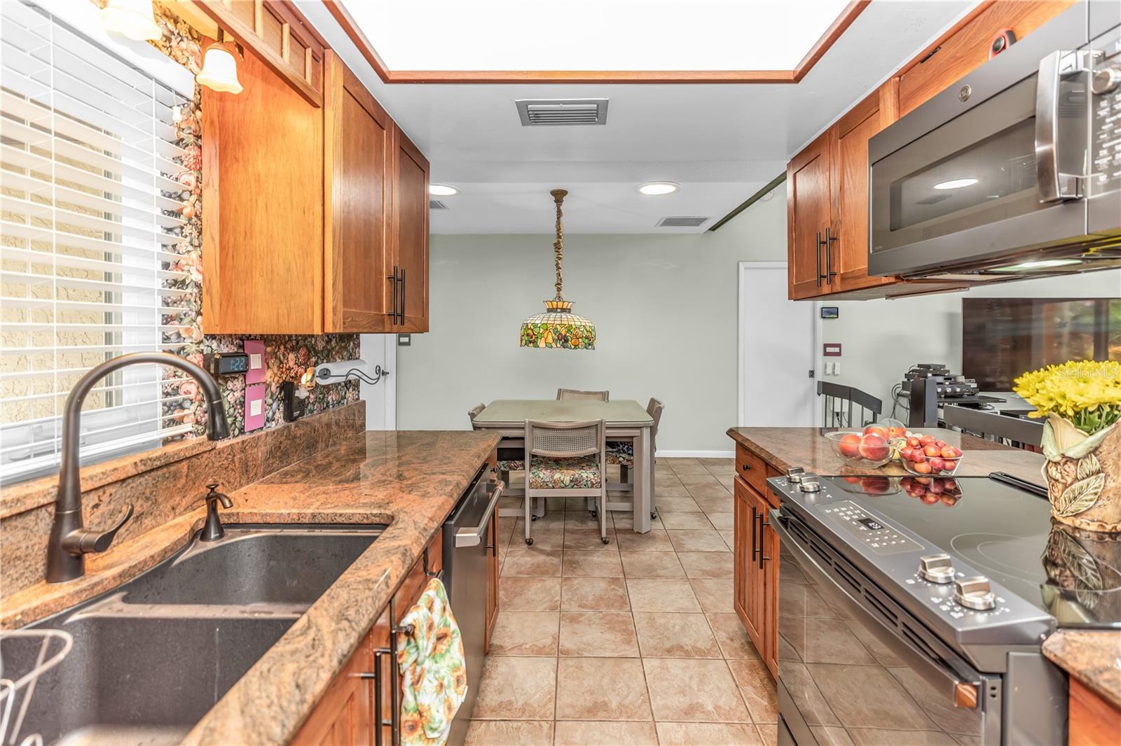 Image 8 of 29 For 1221 Arden Street