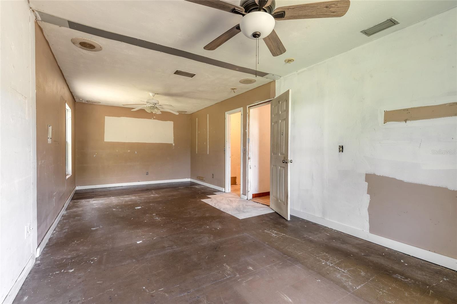 Image 11 of 27 For 1338 James Street