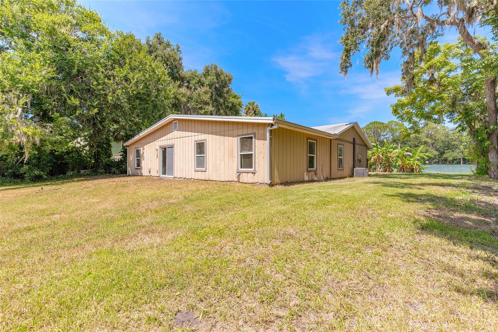 Image 4 of 27 For 1338 James Street