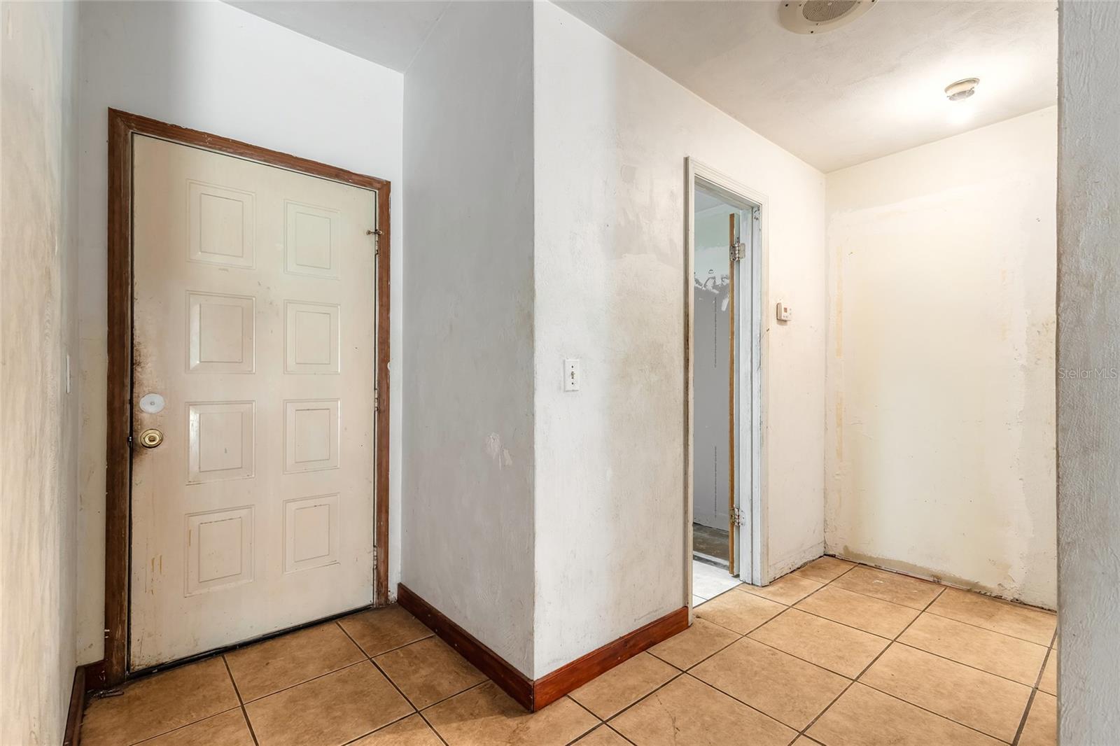 Image 6 of 27 For 1338 James Street