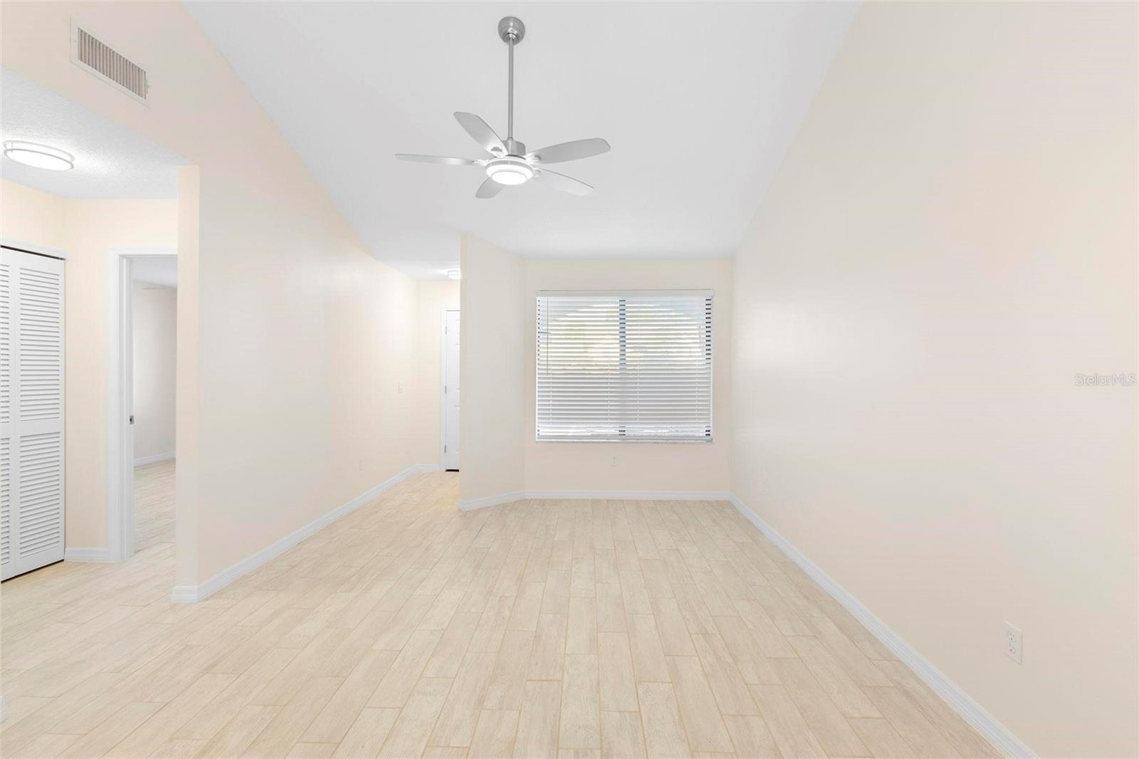 Image 17 of 27 For 3558 Forest Branch Drive B