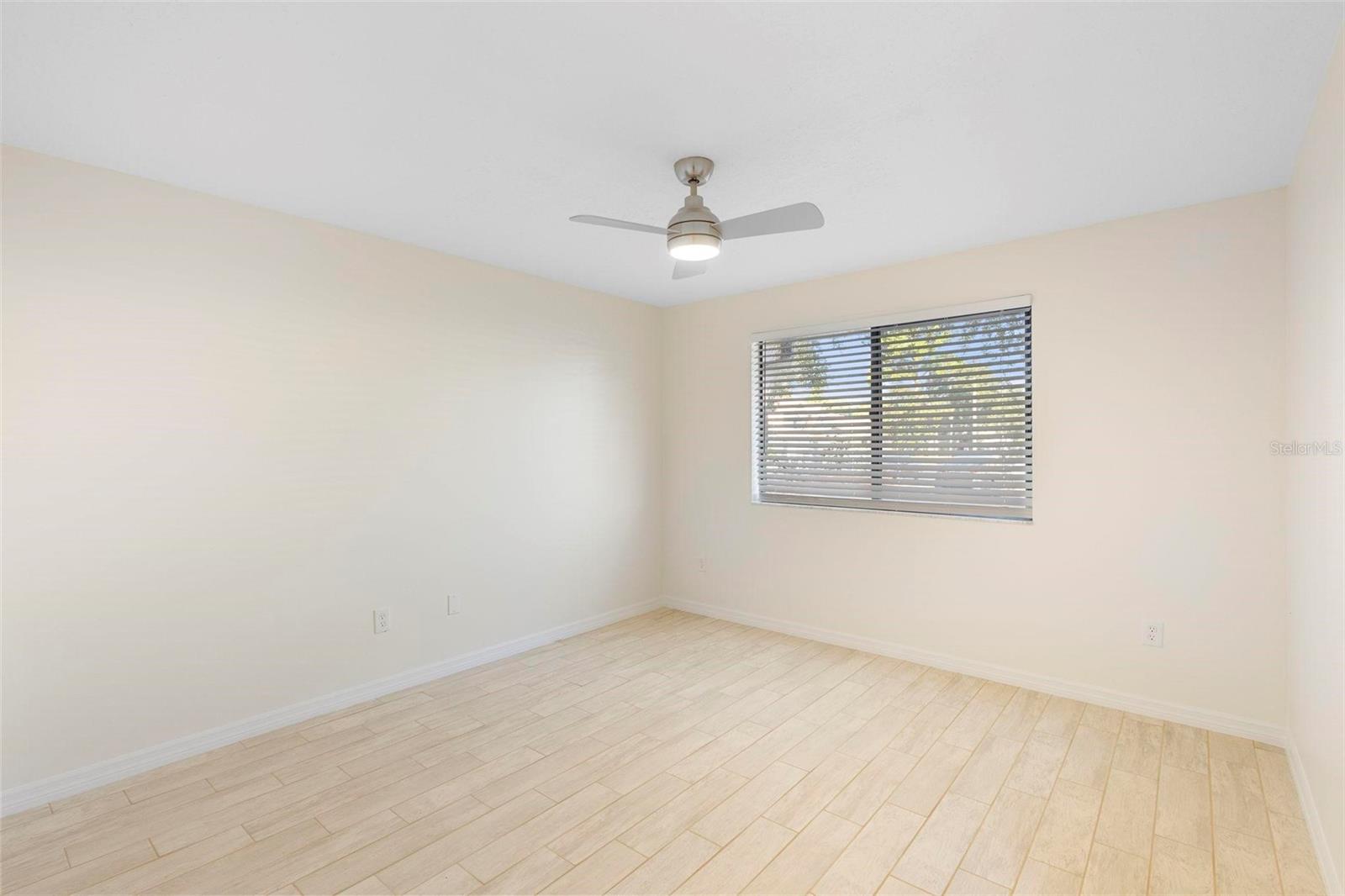 Image 18 of 27 For 3558 Forest Branch Drive B