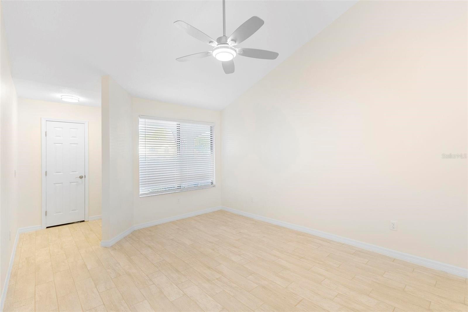 Image 5 of 27 For 3558 Forest Branch Drive B