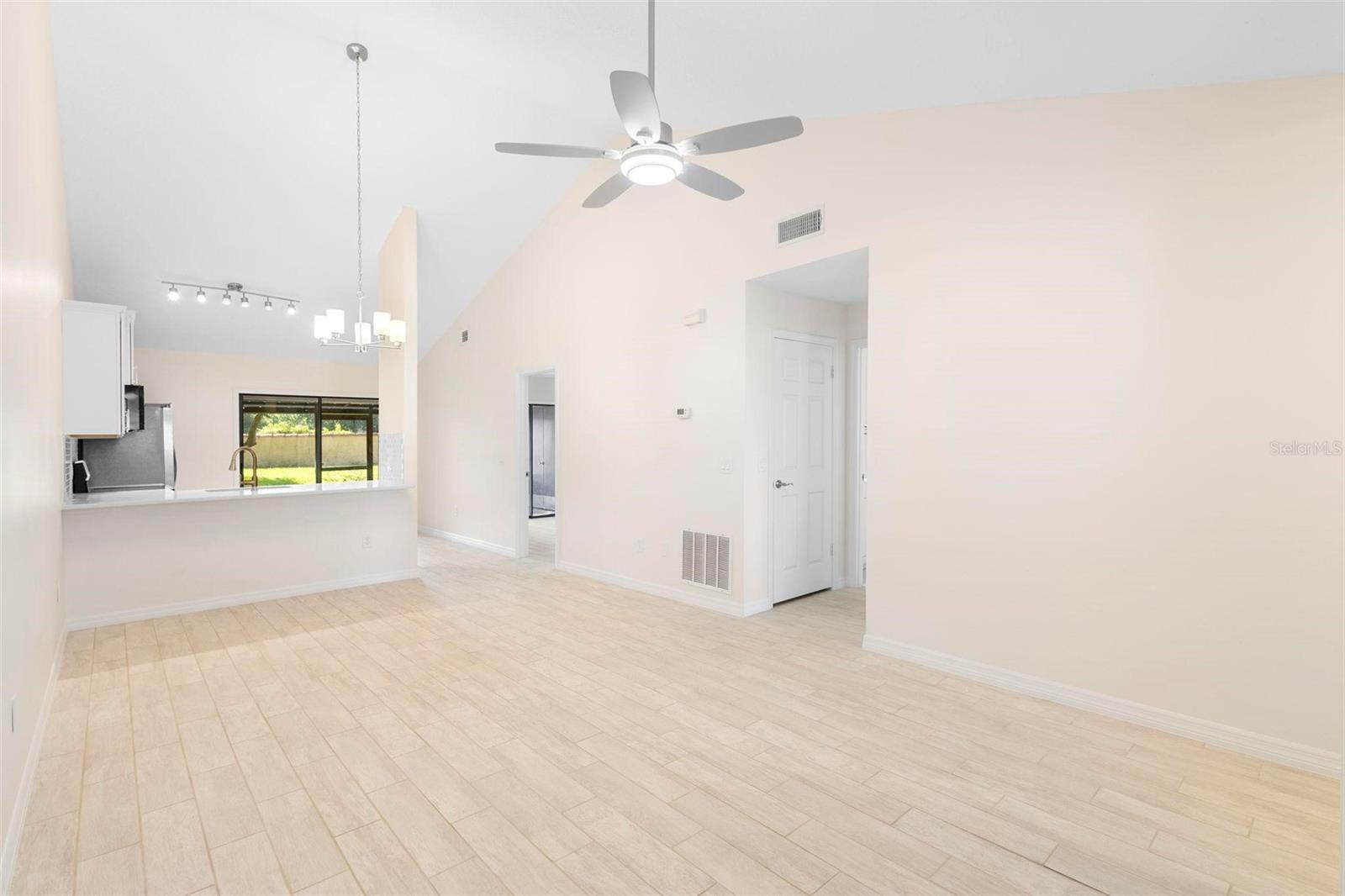 Image 6 of 27 For 3558 Forest Branch Drive B