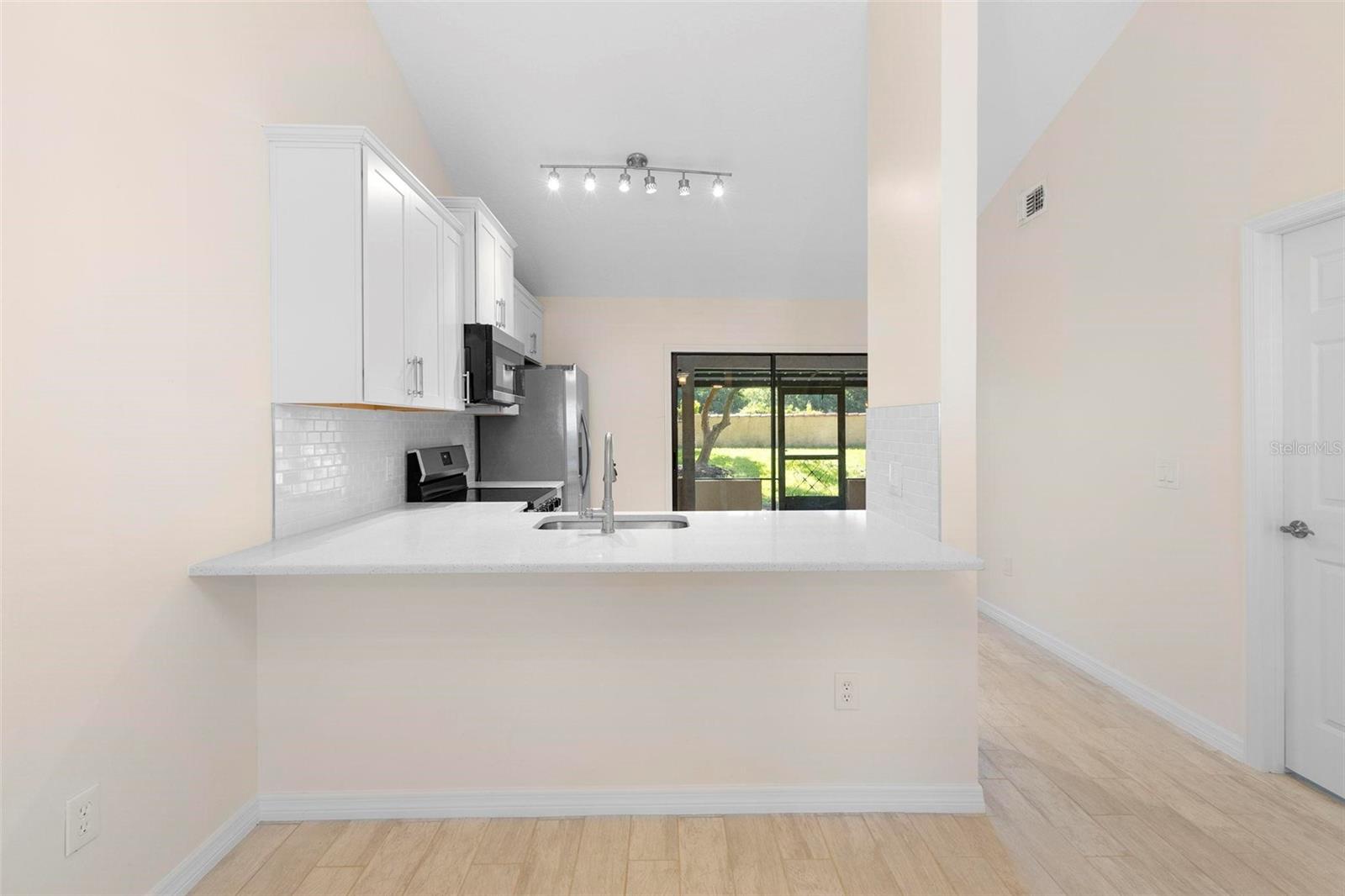 Image 8 of 27 For 3558 Forest Branch Drive B