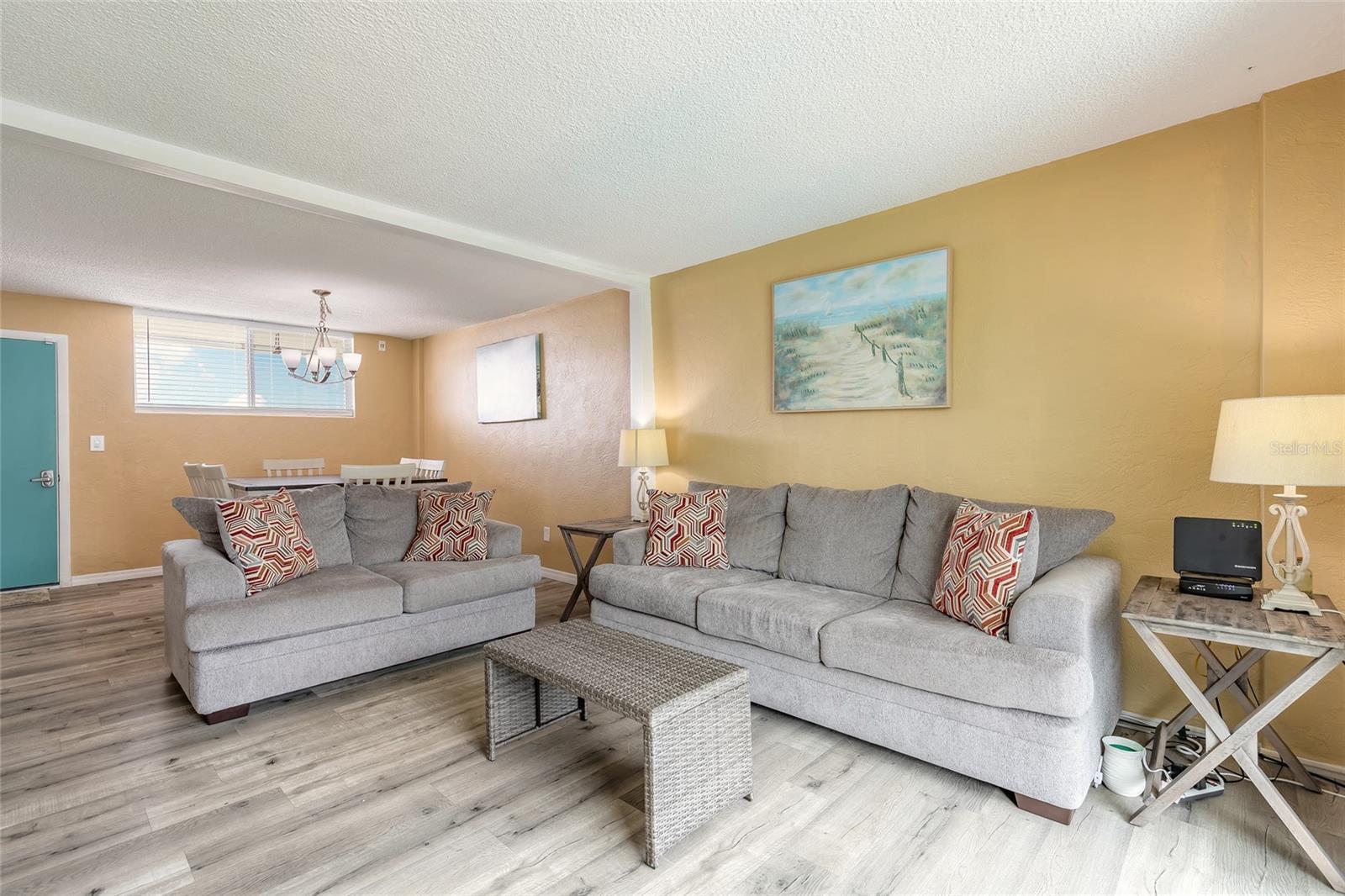 Image 4 of 19 For 2727 Atlantic Avenue 4190