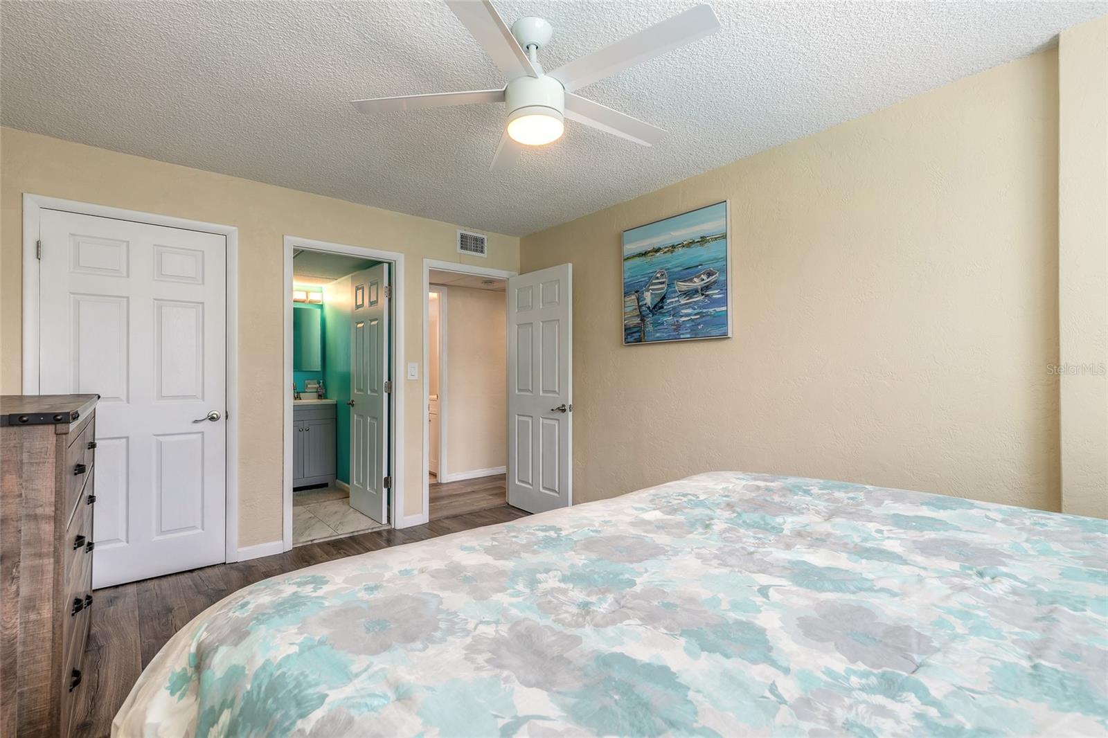 Image 9 of 19 For 2727 Atlantic Avenue 4190