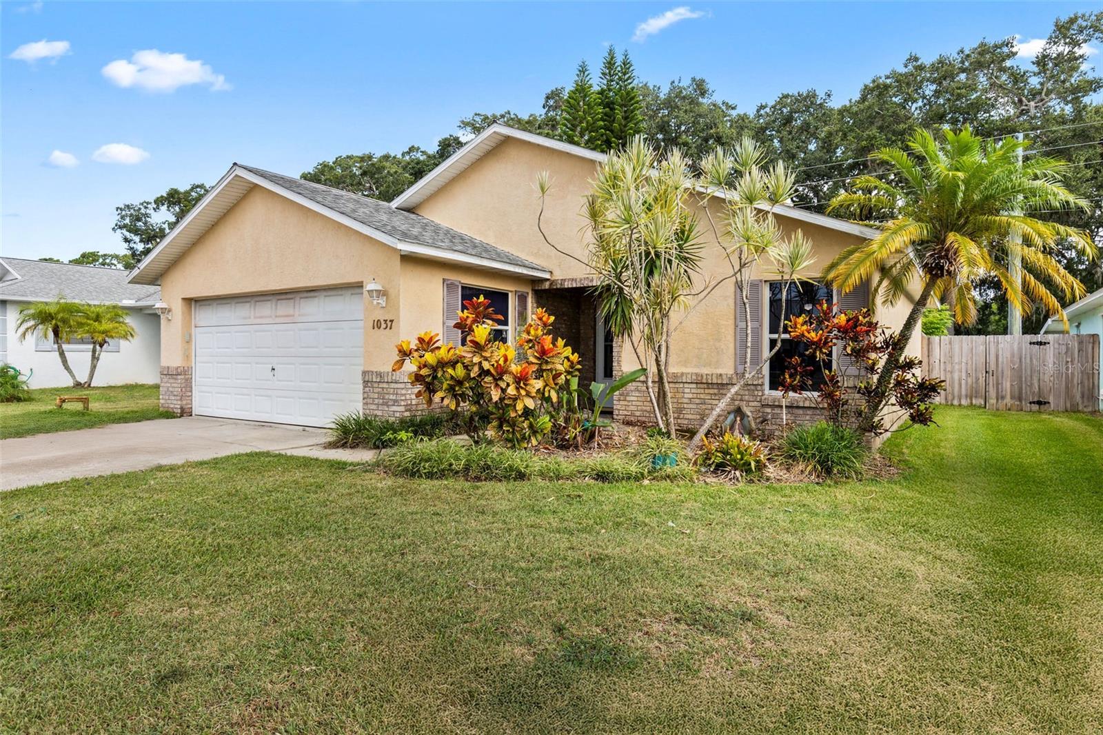 Image 4 of 42 For 1037 Deer Springs Road