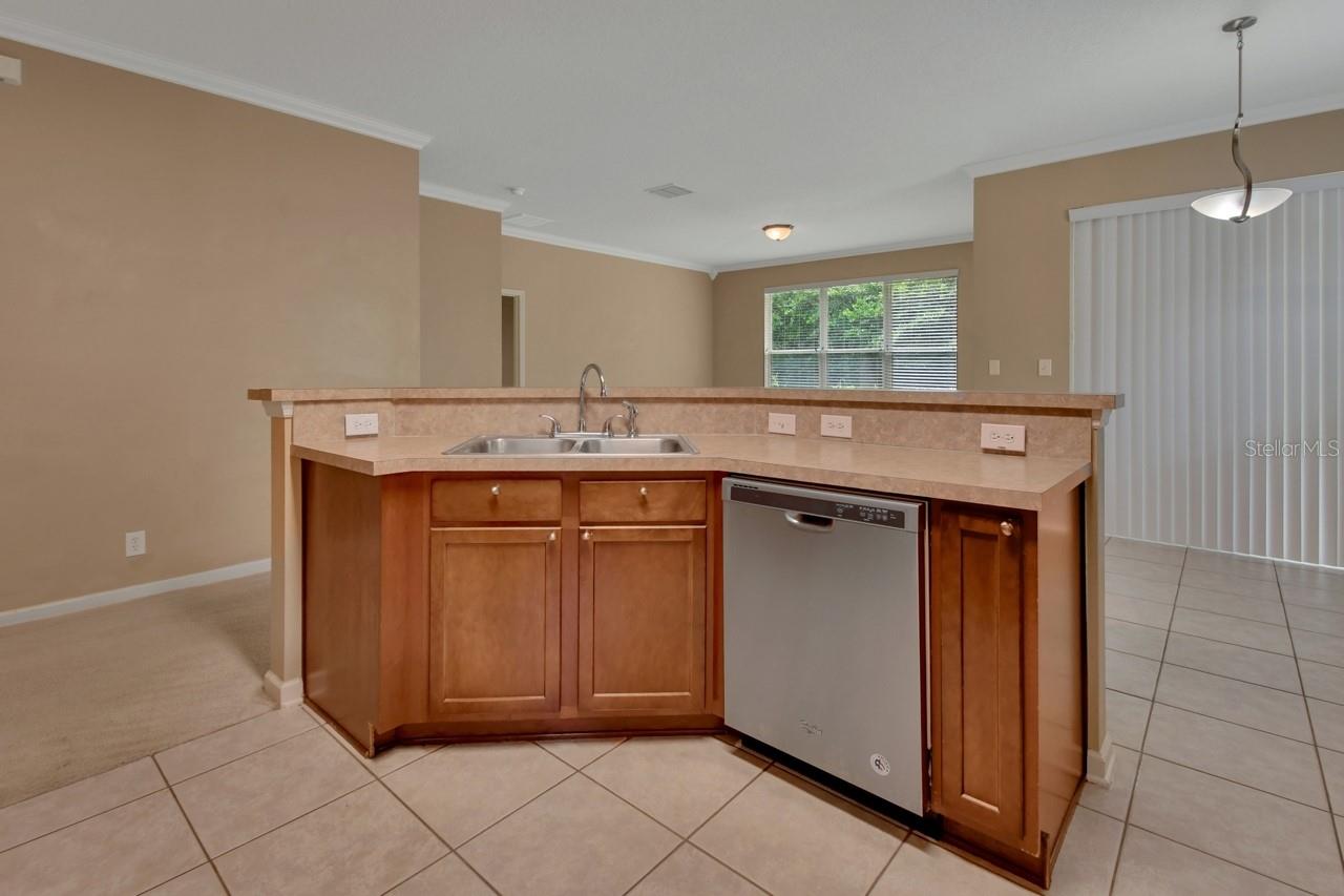 Image 11 of 57 For 615 Ravenshill Way