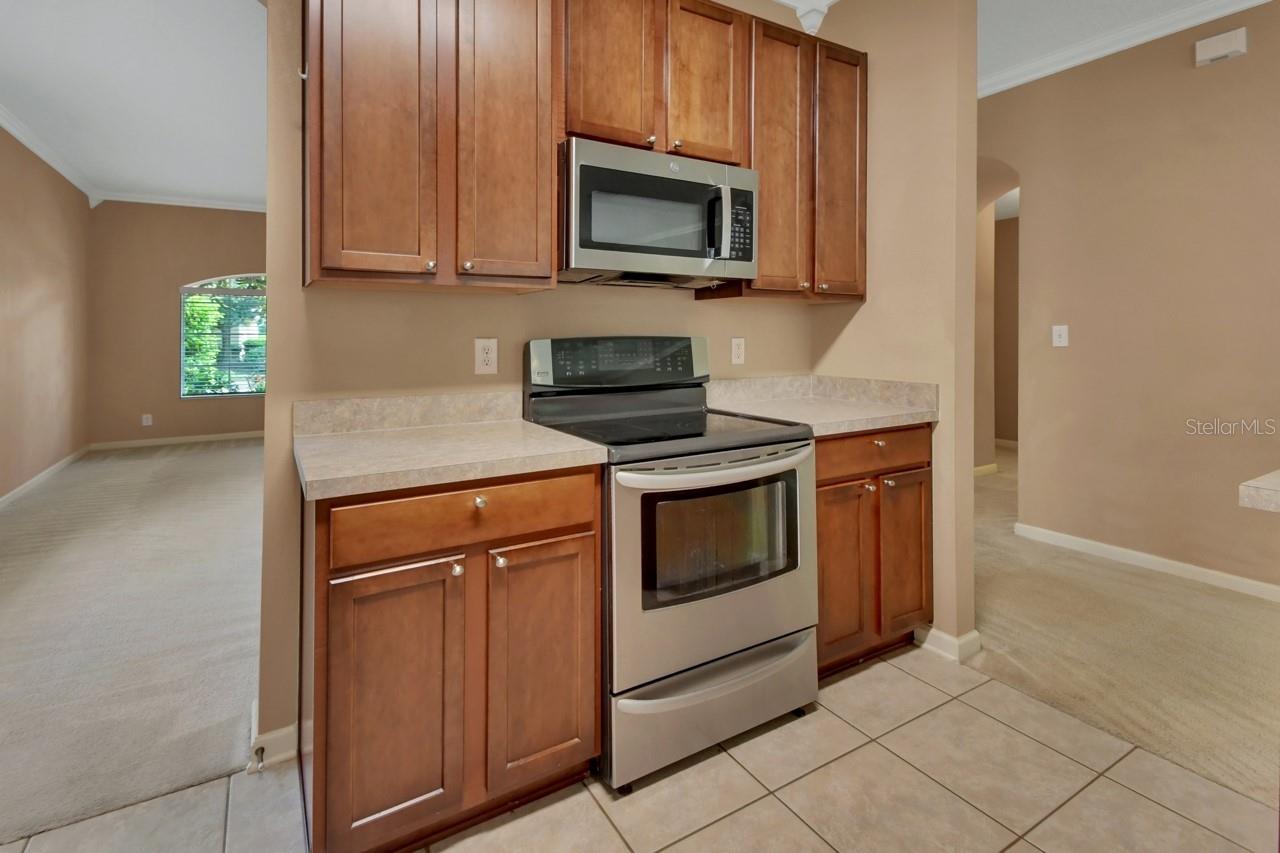 Image 12 of 57 For 615 Ravenshill Way