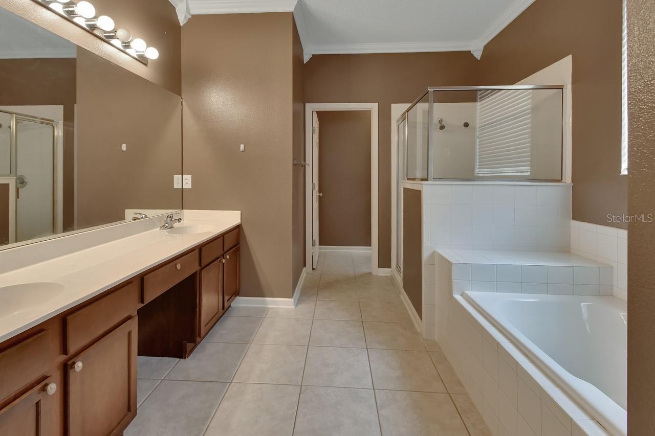 Image 21 of 57 For 615 Ravenshill Way