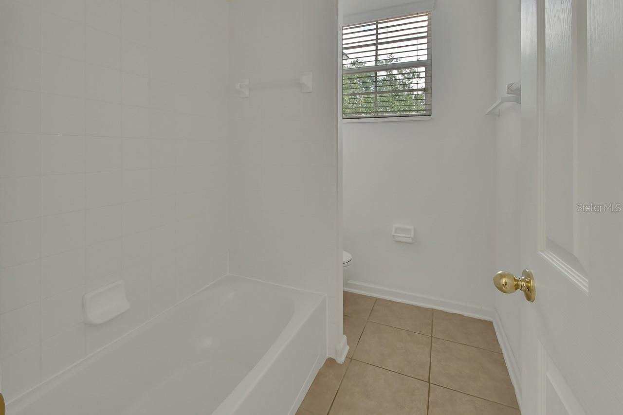 Image 32 of 57 For 615 Ravenshill Way