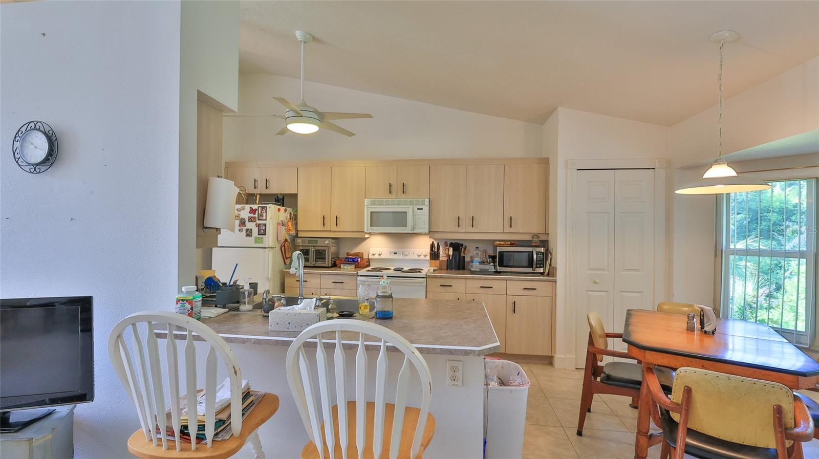 Image 13 of 30 For 761 Tumblebrook Drive