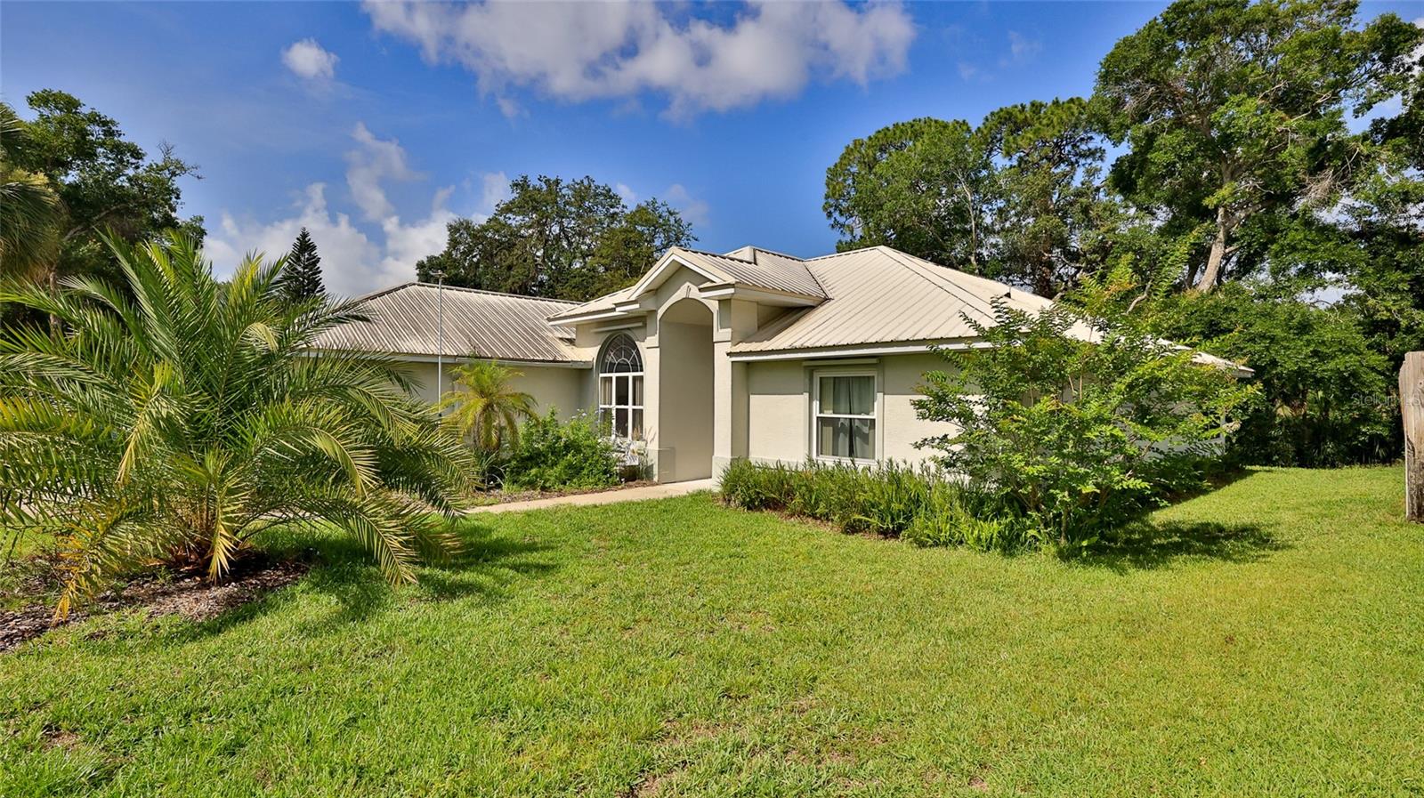 Image 4 of 30 For 761 Tumblebrook Drive