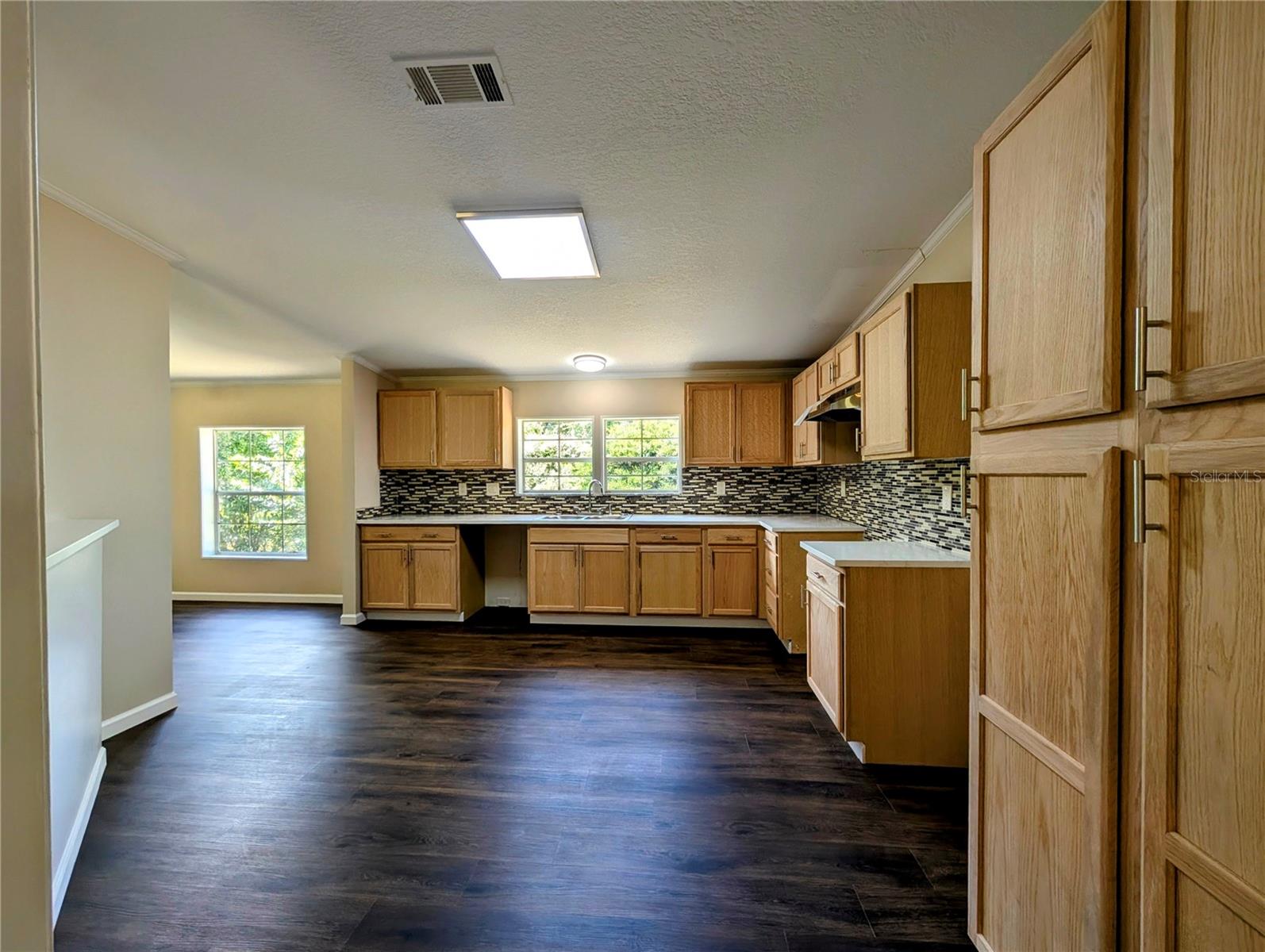 Image 4 of 32 For 3605 Coral Street