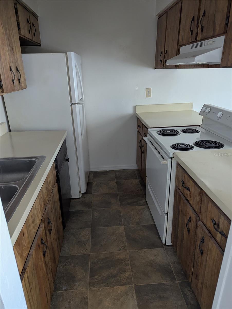 Image 13 of 17 For 830 Clake Street