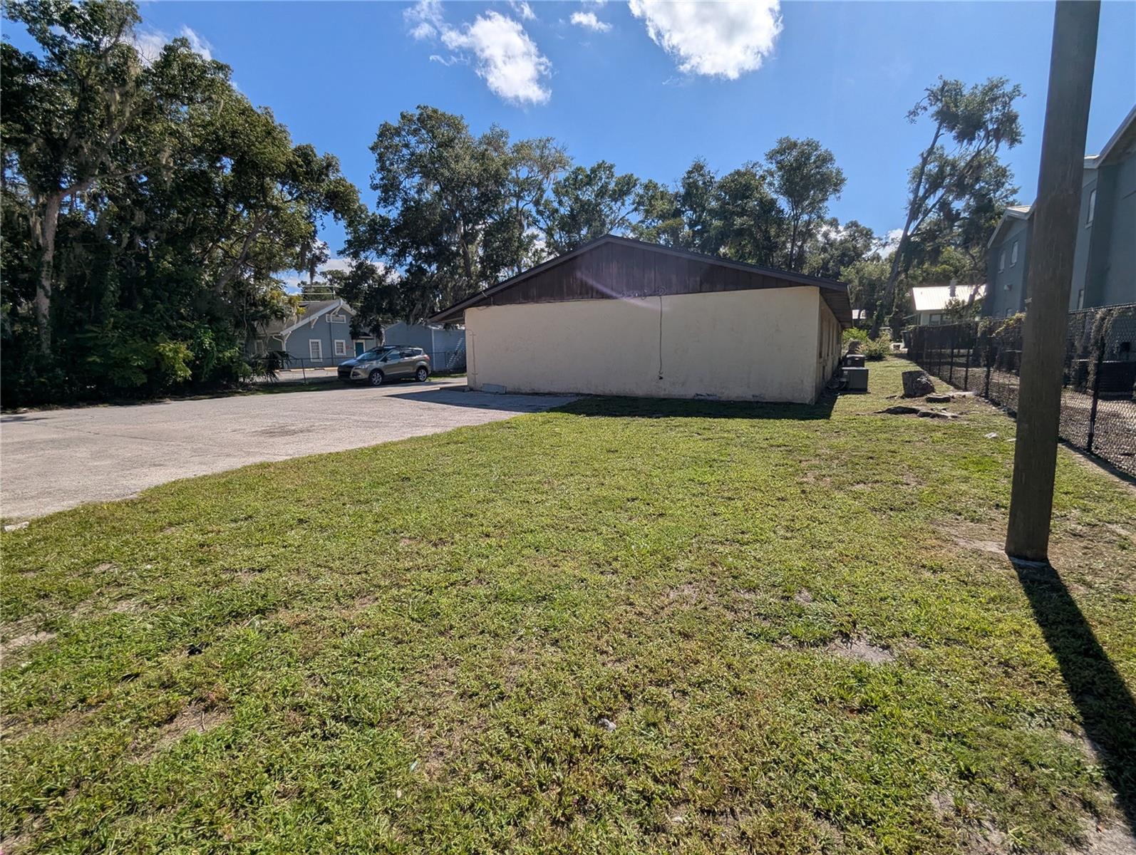 Image 2 of 17 For 830 Clake Street