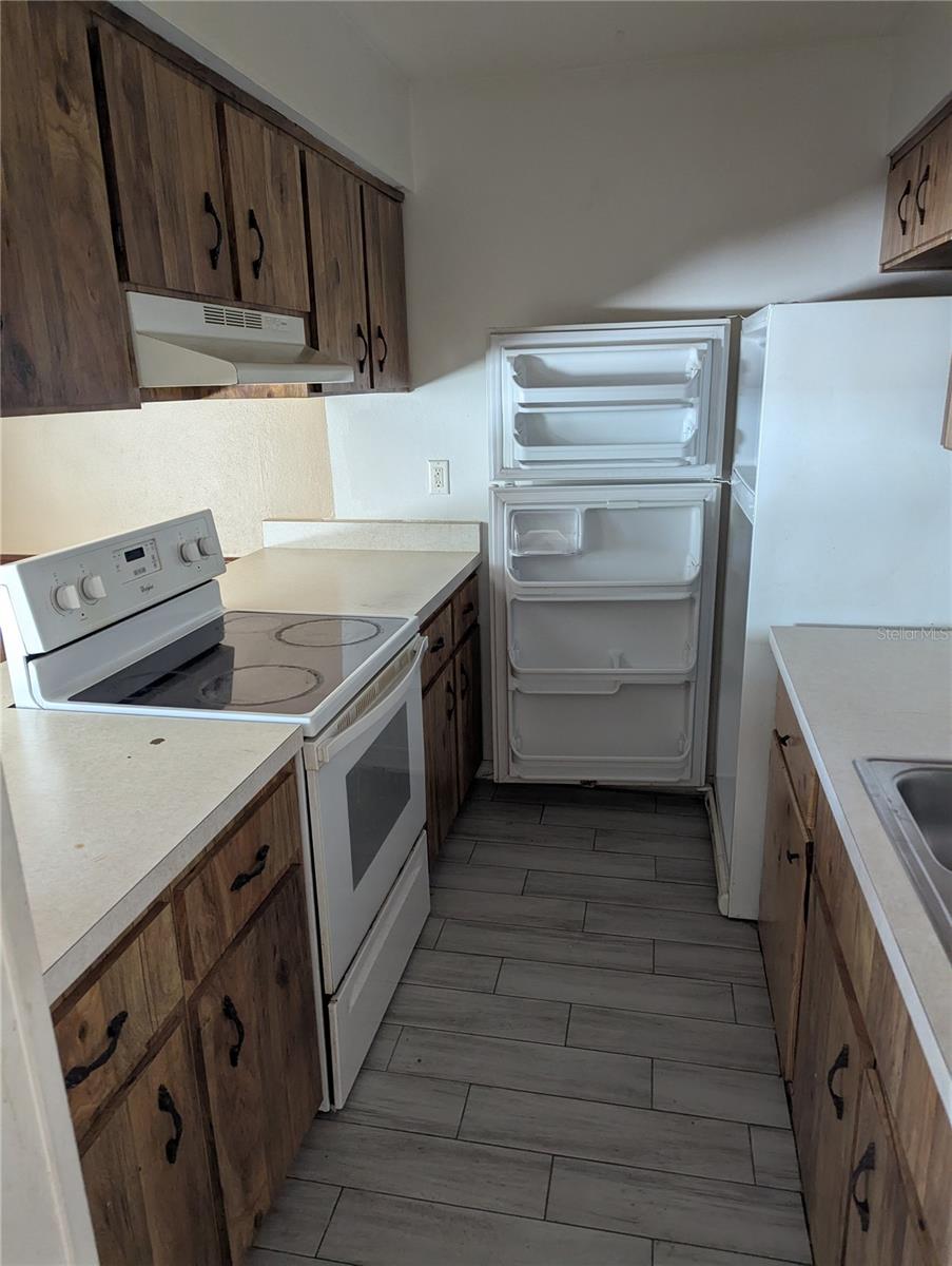 Image 5 of 17 For 830 Clake Street