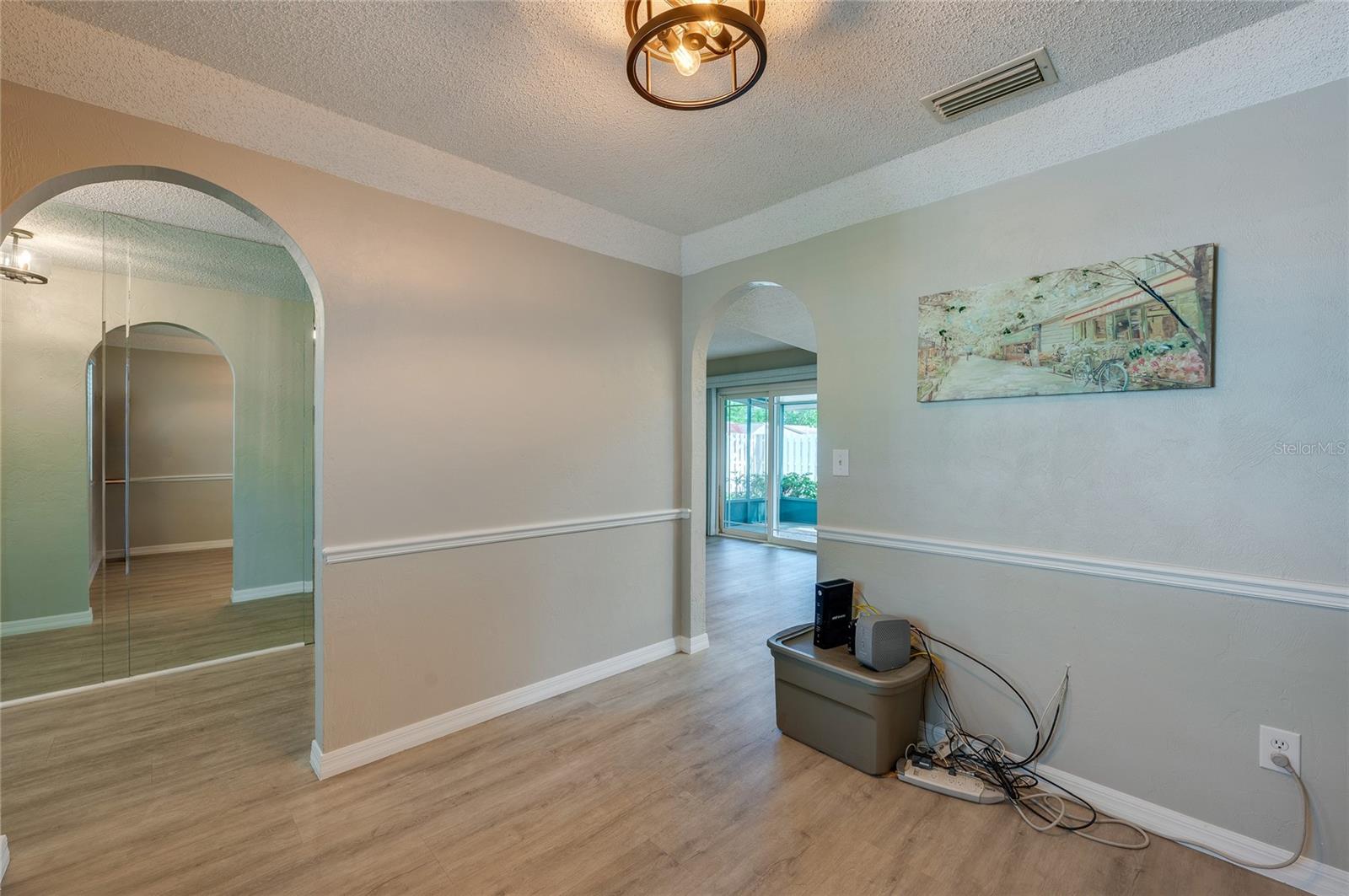 Image 16 of 46 For 912 Tree Garden Drive