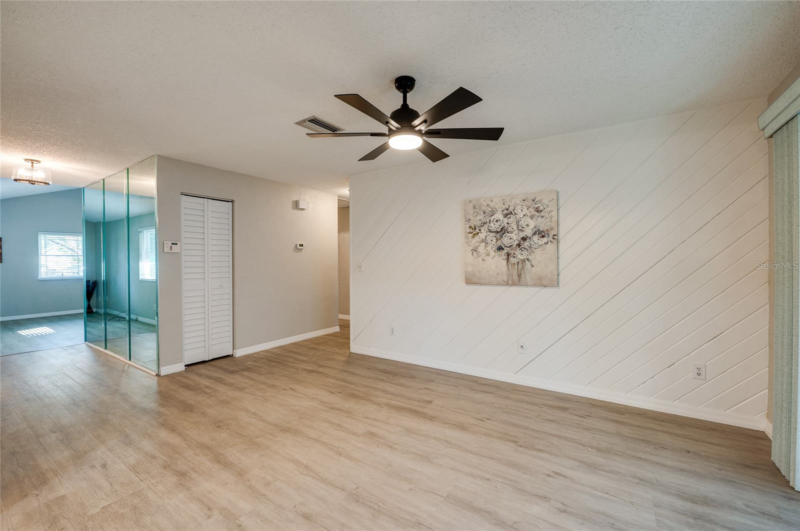 Image 17 of 46 For 912 Tree Garden Drive