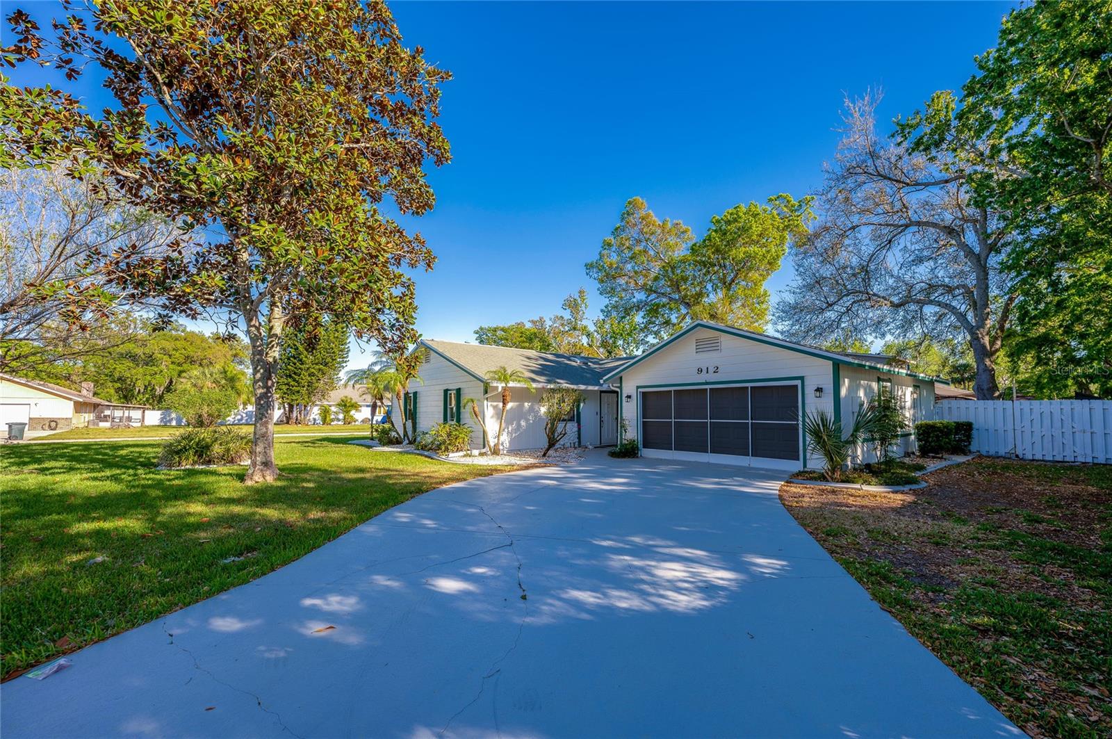 Image 3 of 46 For 912 Tree Garden Drive