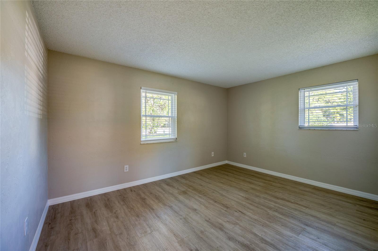 Image 33 of 46 For 912 Tree Garden Drive