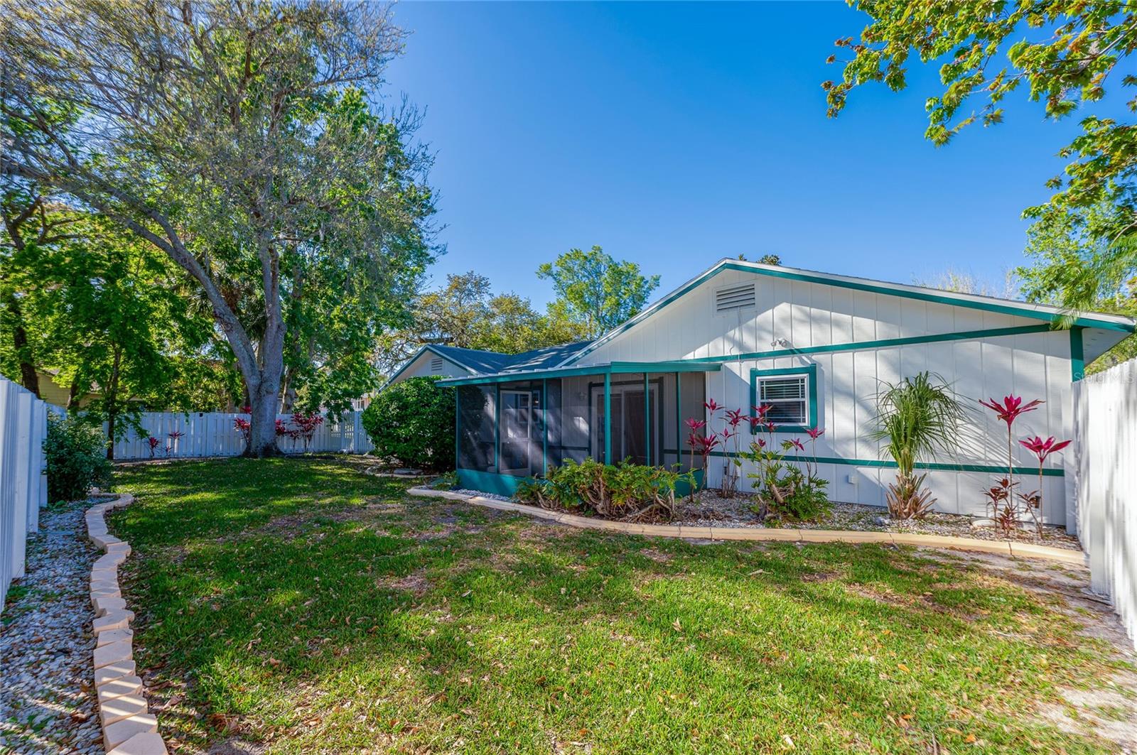 Image 37 of 46 For 912 Tree Garden Drive