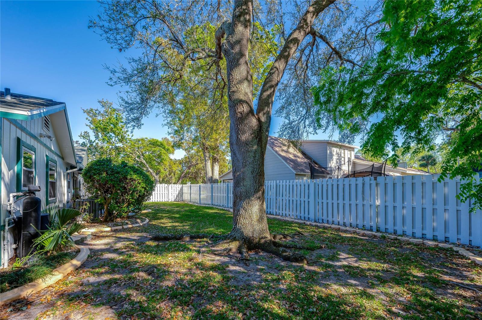 Image 39 of 46 For 912 Tree Garden Drive