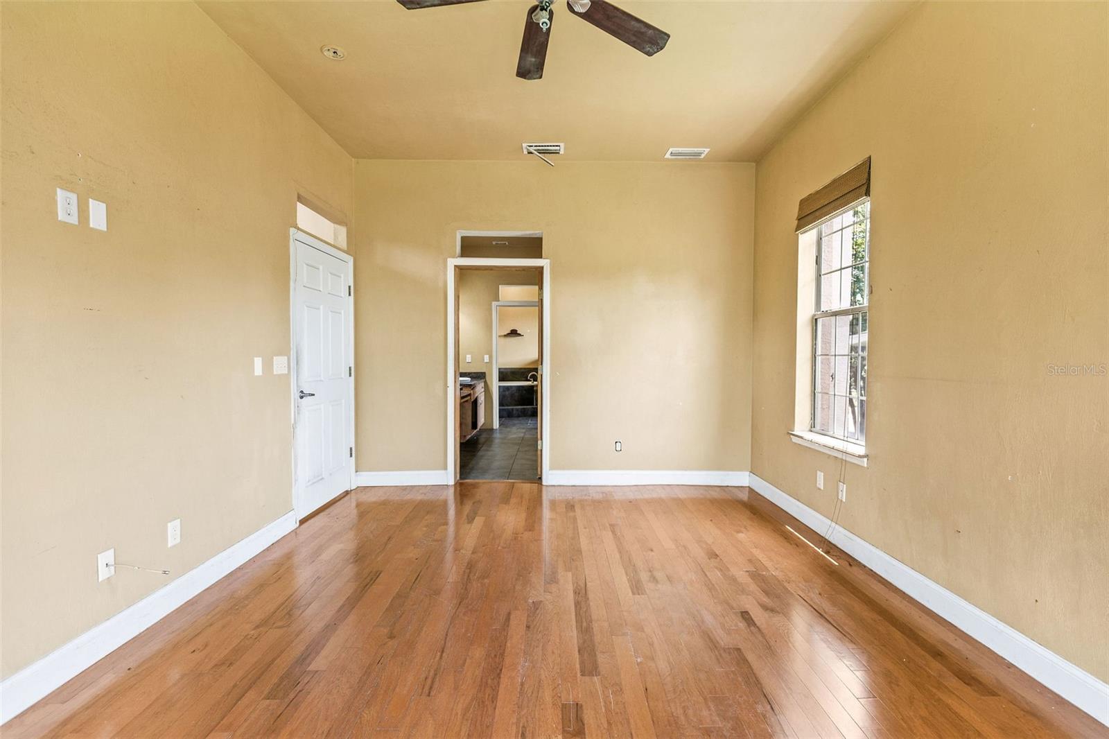 Image 16 of 80 For 530 West Street