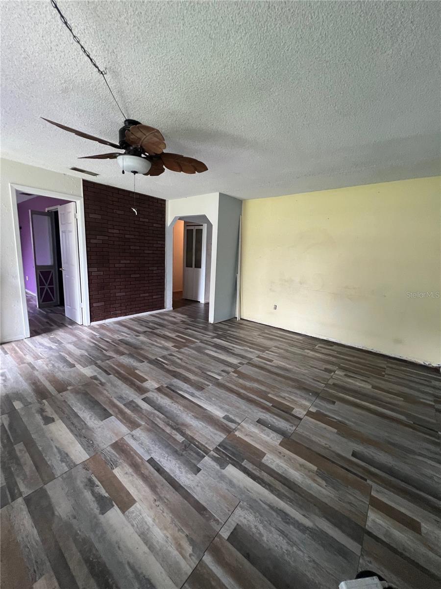 Image 7 of 27 For 205 Holly Drive