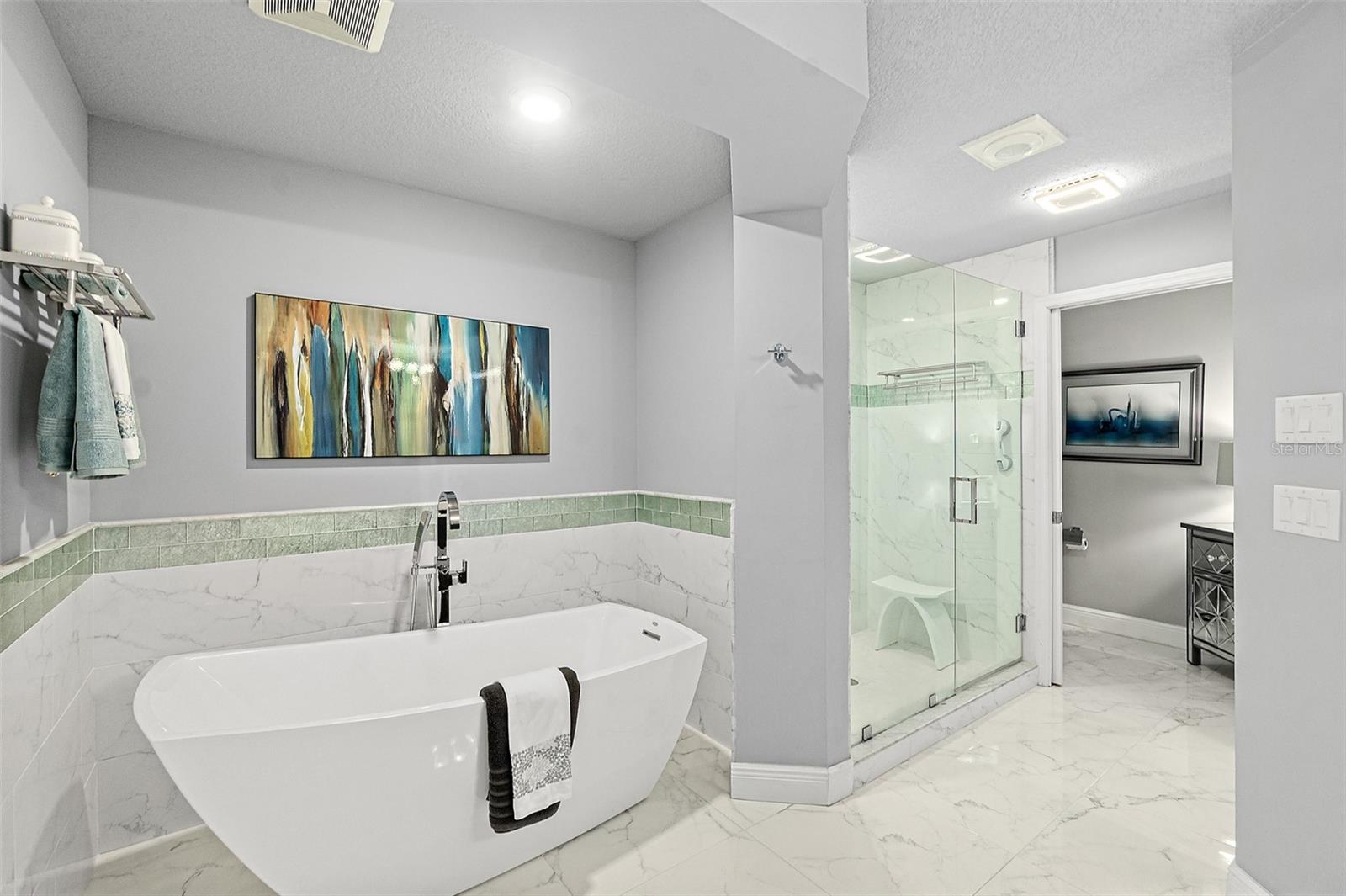 Image 7 of 44 For 2300 Atlantic Avenue 1402