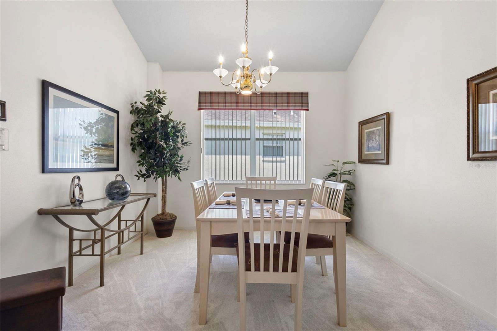 Image 15 of 56 For 253 Calabay Parc Boulevard