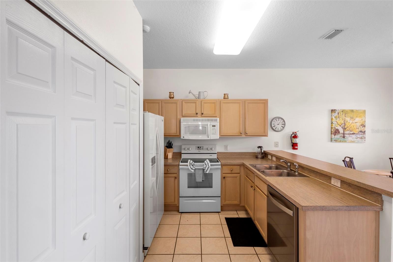 Image 17 of 56 For 253 Calabay Parc Boulevard