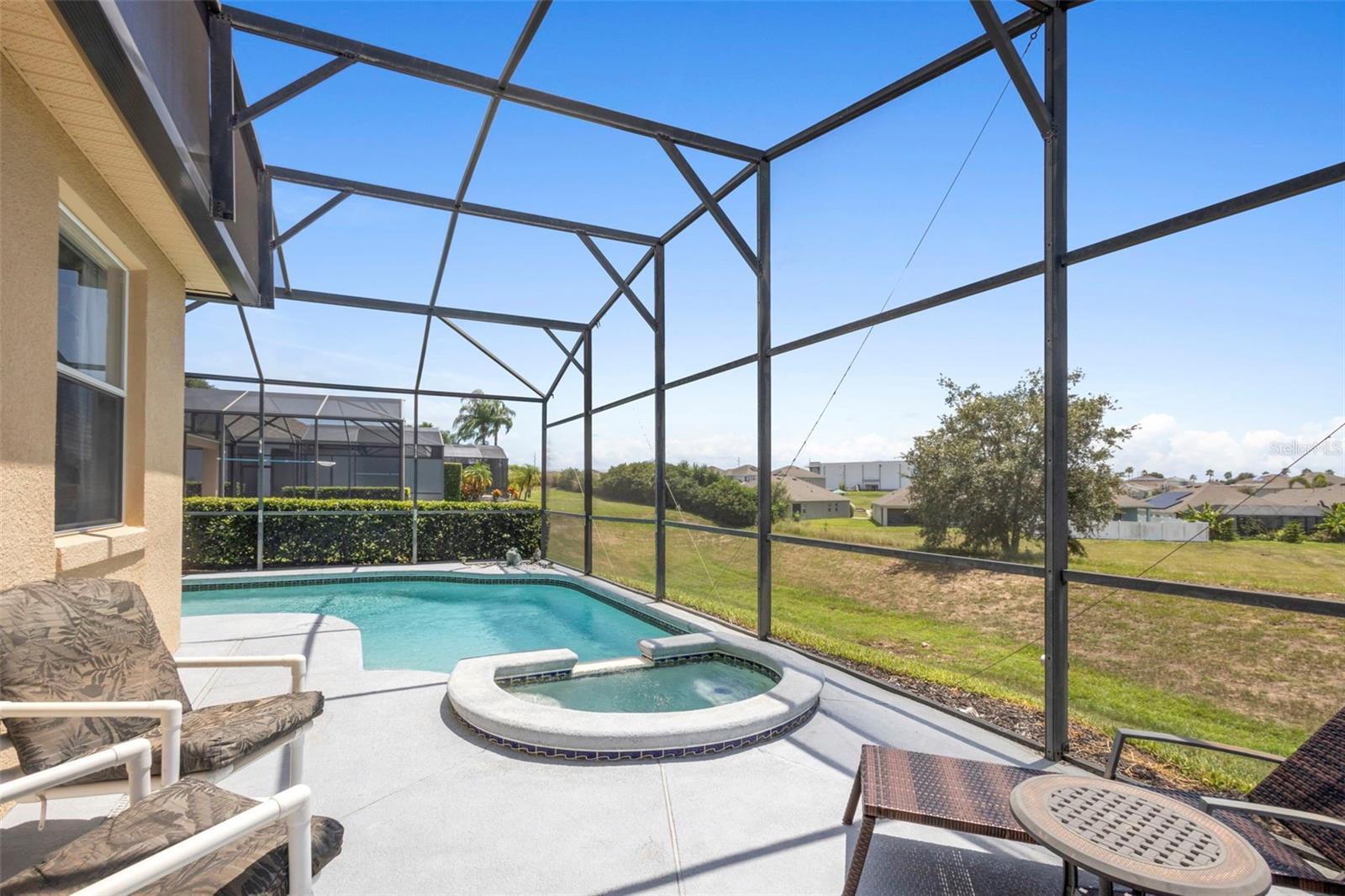 Image 2 of 56 For 253 Calabay Parc Boulevard