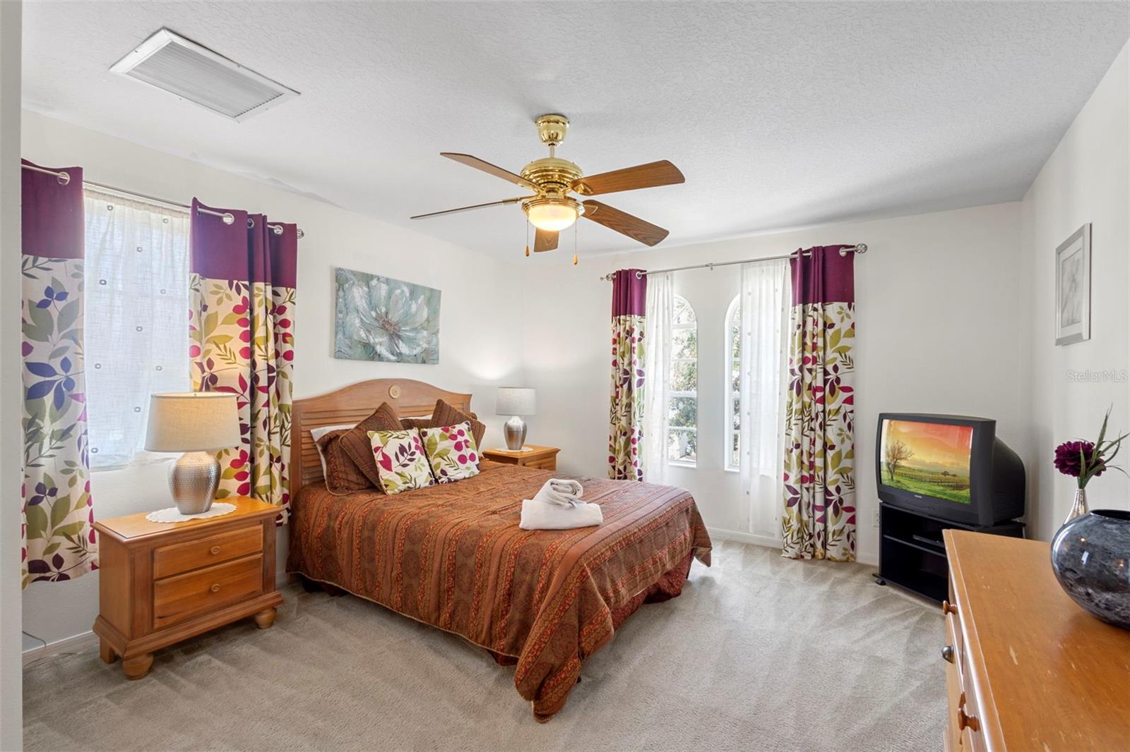 Image 32 of 56 For 253 Calabay Parc Boulevard
