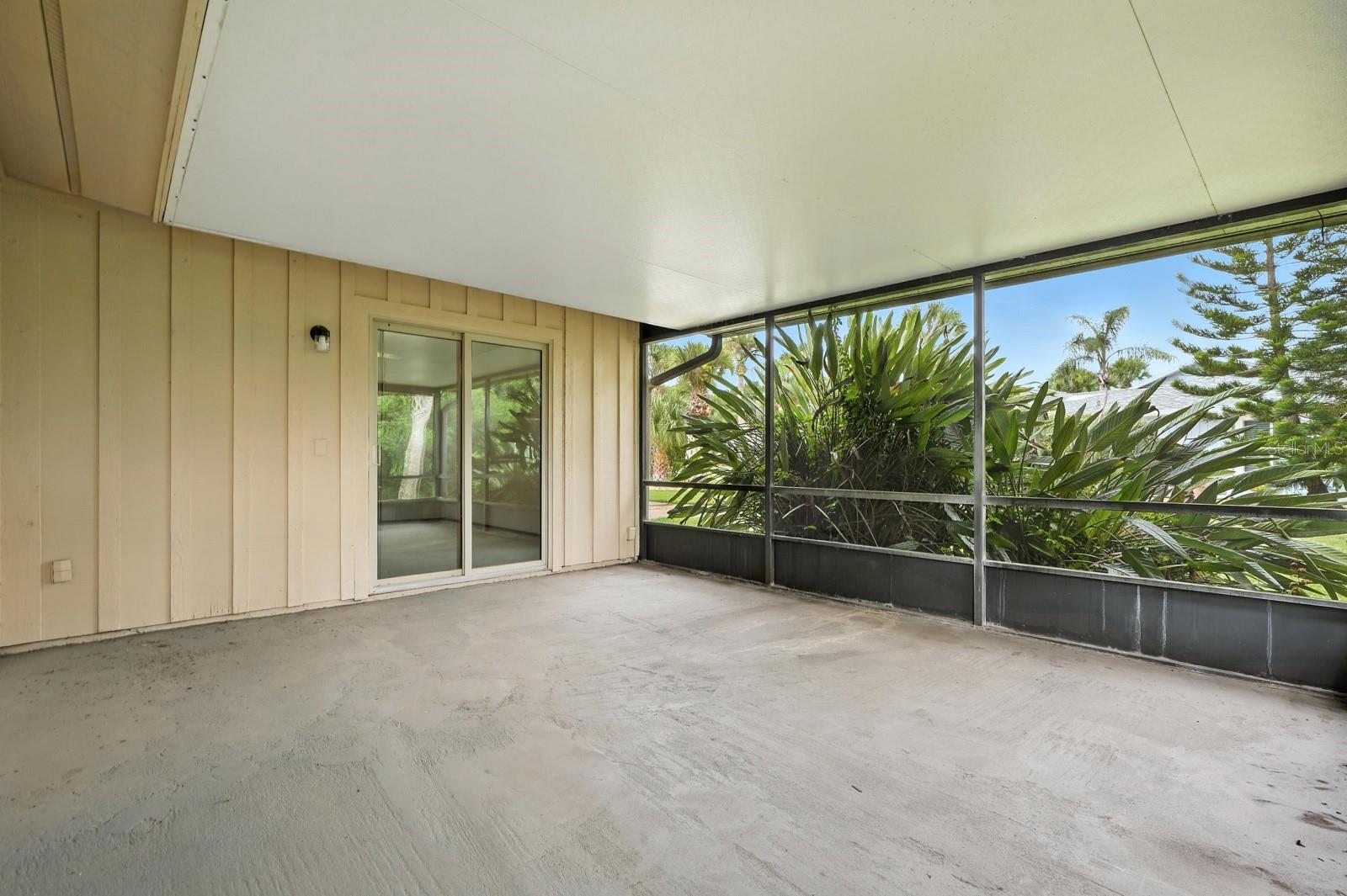 Image 20 of 27 For 905 Pelican Bay Drive