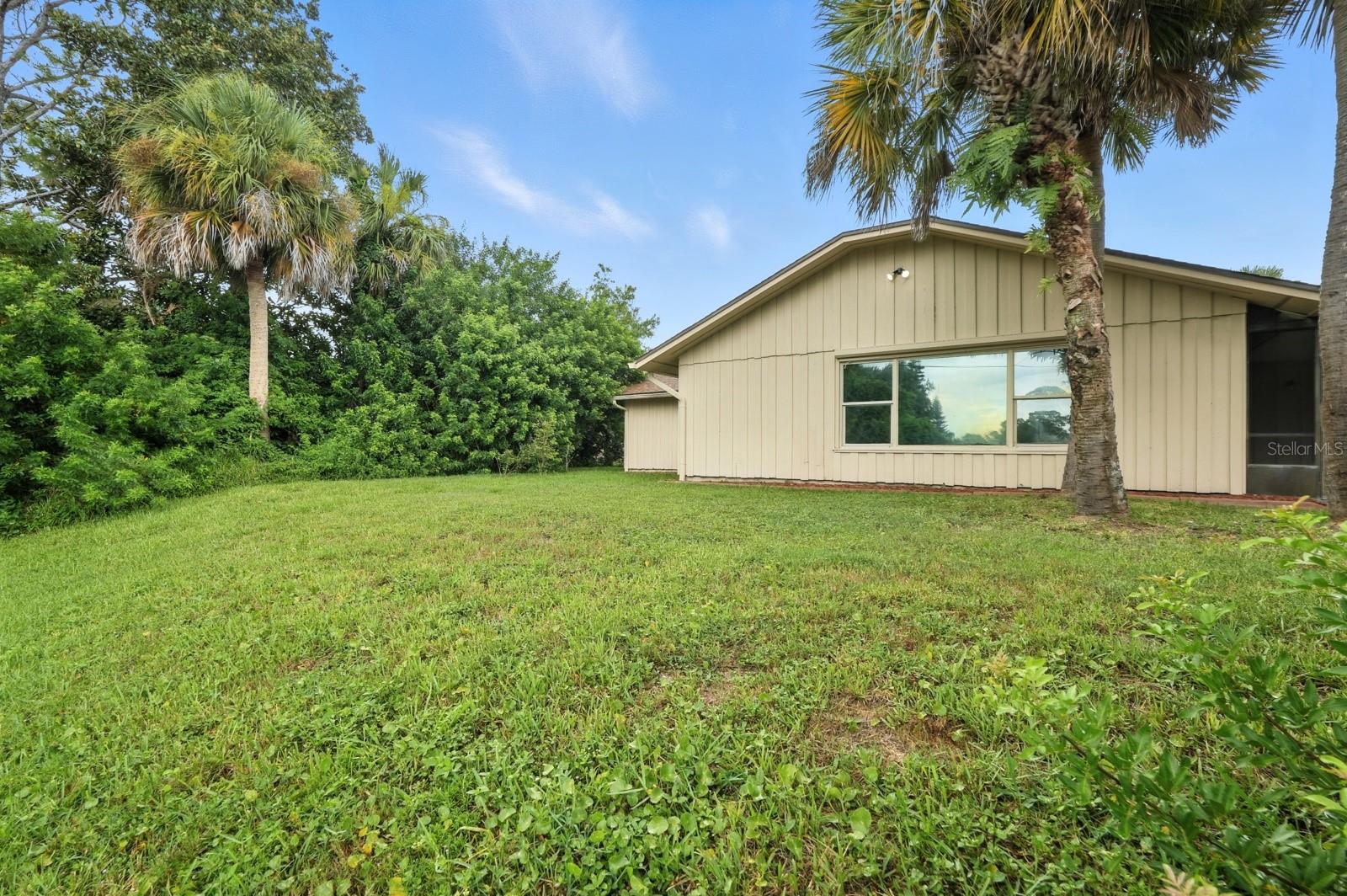Image 22 of 27 For 905 Pelican Bay Drive