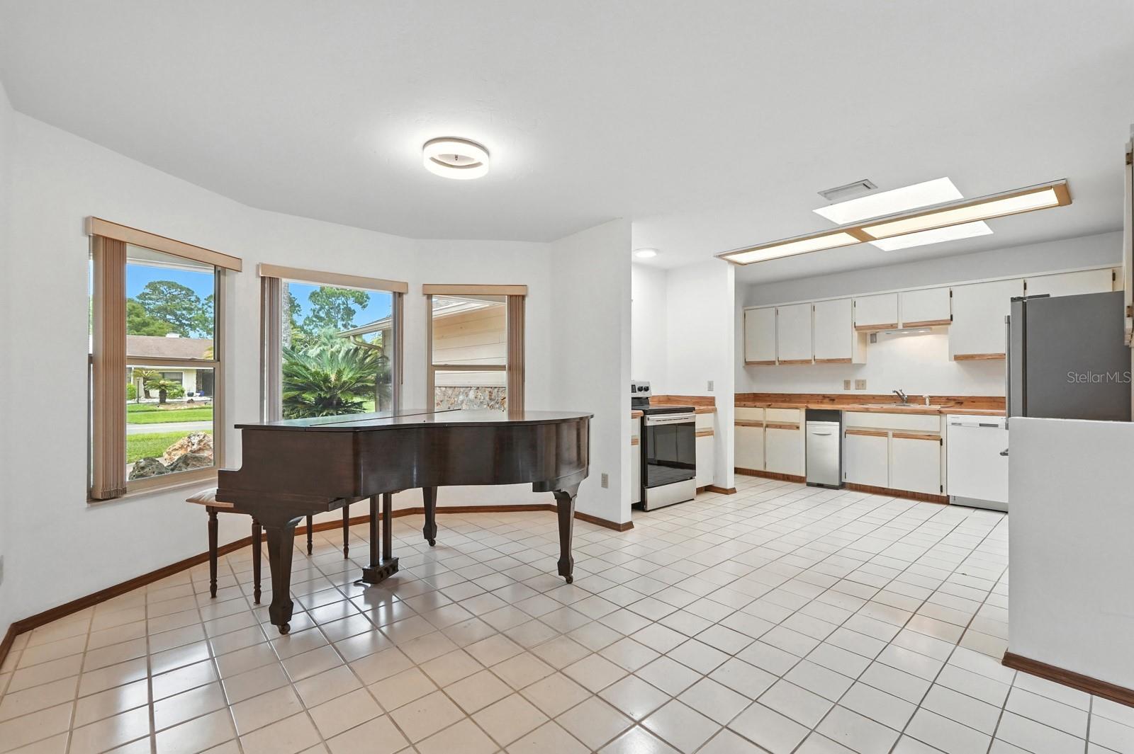 Image 3 of 27 For 905 Pelican Bay Drive