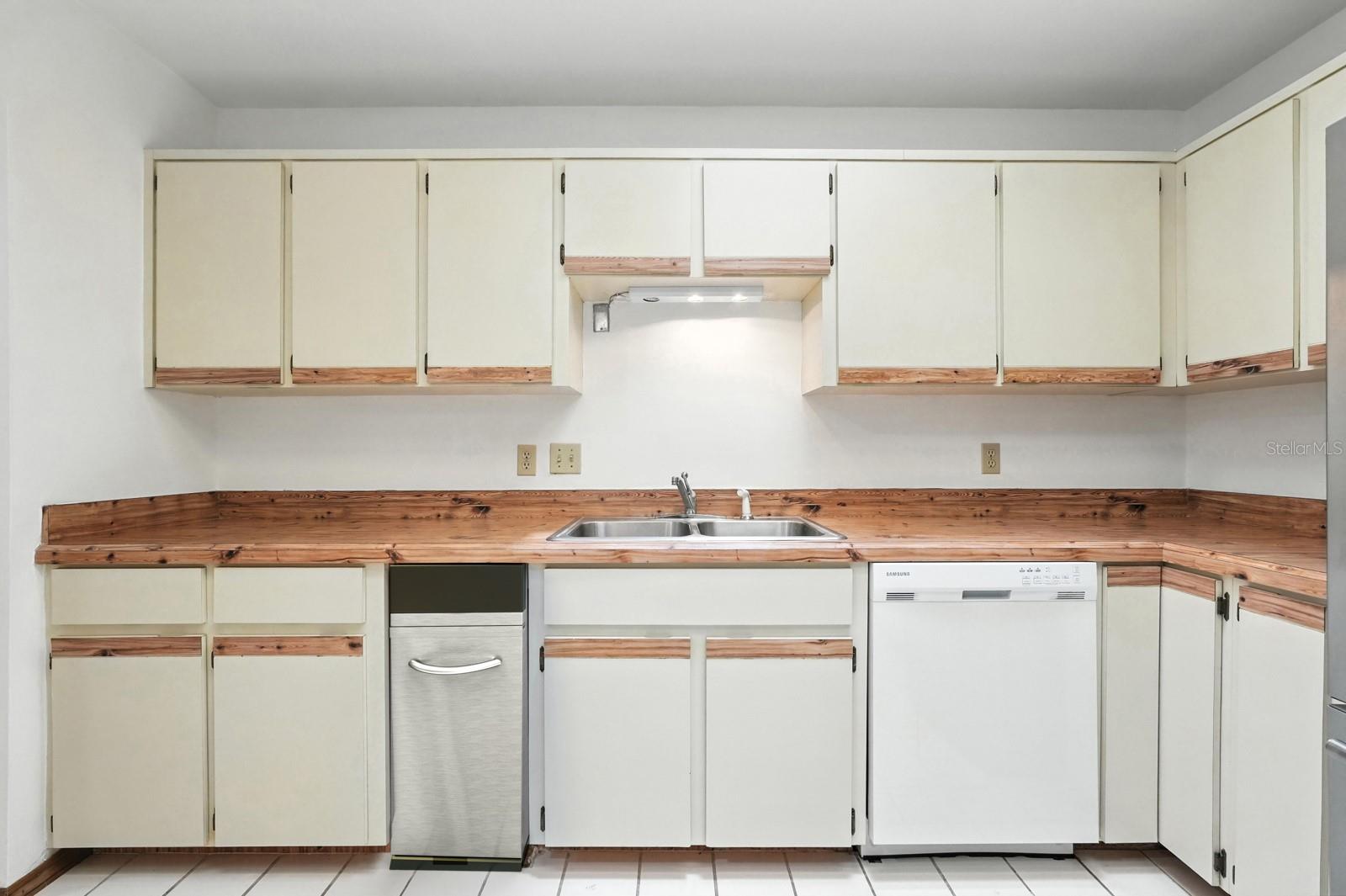 Image 4 of 27 For 905 Pelican Bay Drive