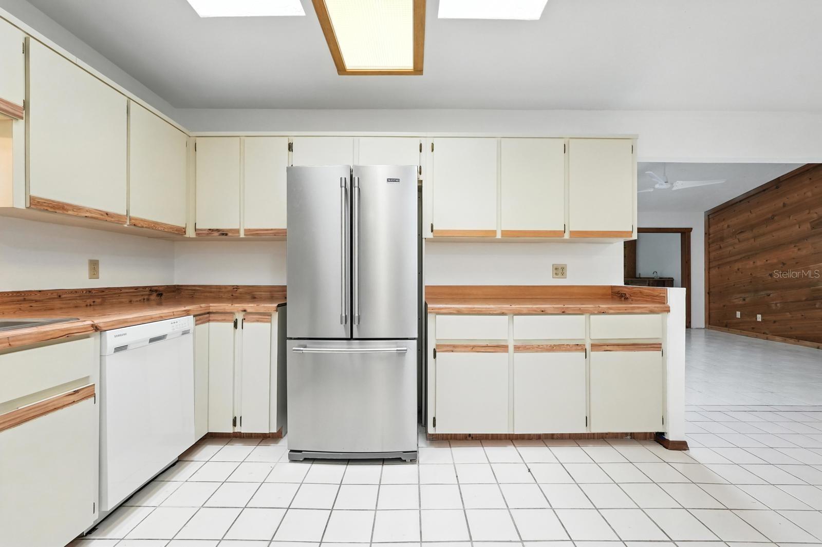 Image 5 of 27 For 905 Pelican Bay Drive
