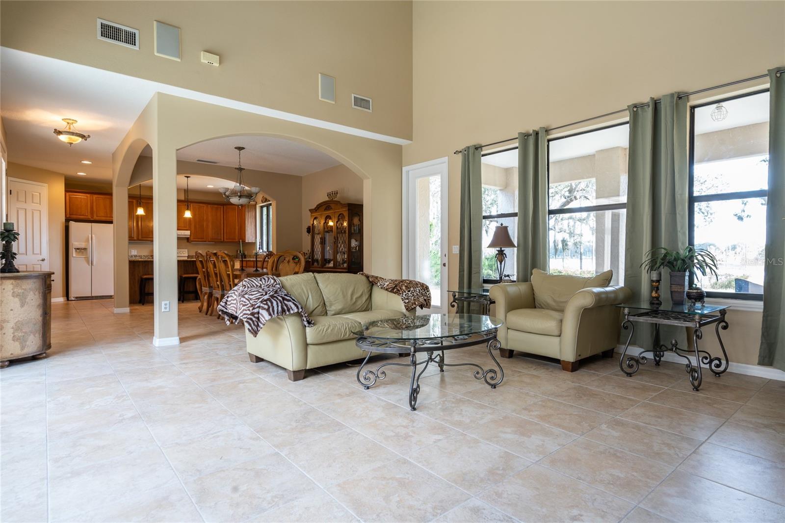 Image 10 of 47 For 2622 Carolyn Street