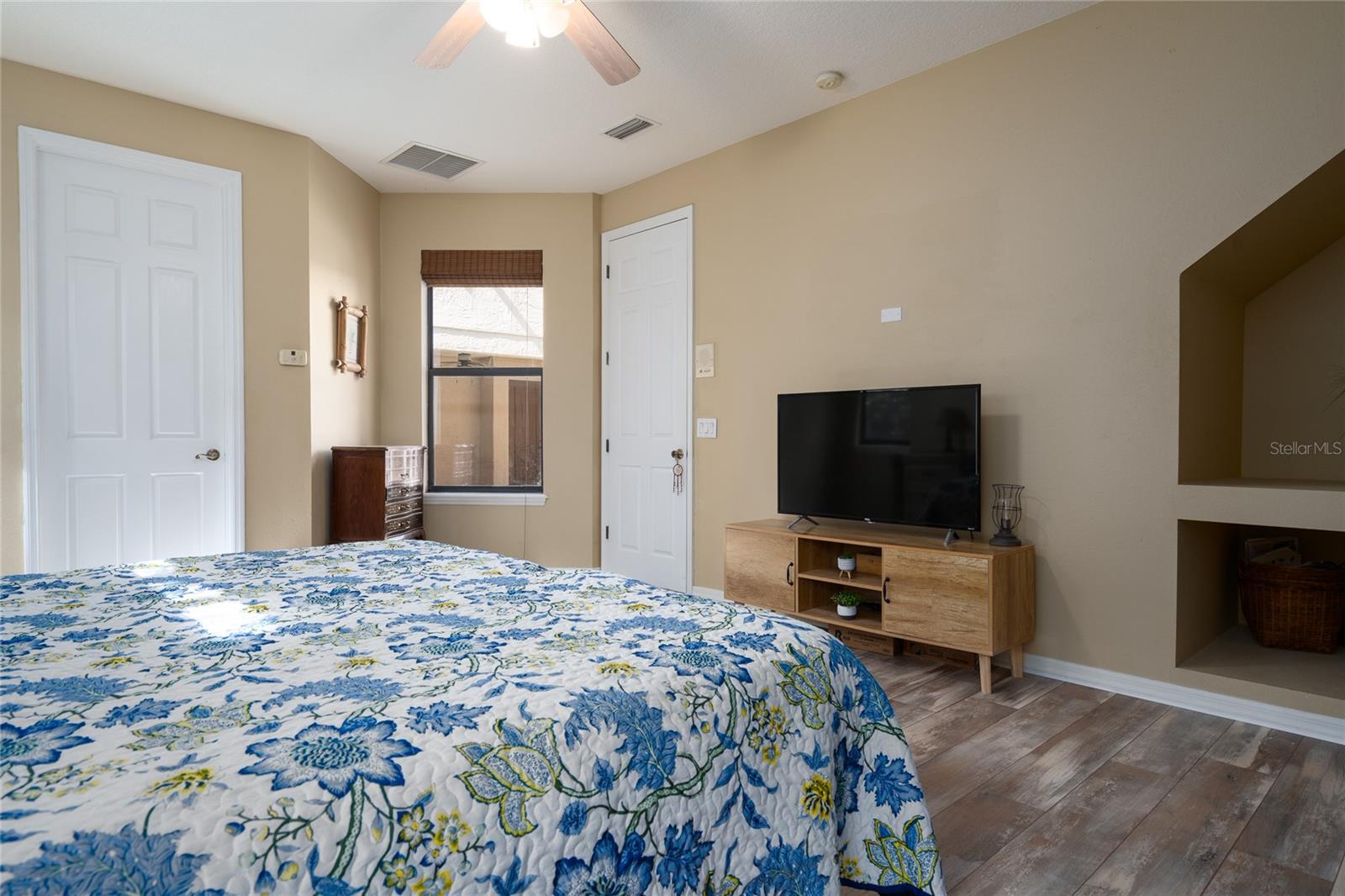 Image 15 of 47 For 2622 Carolyn Street