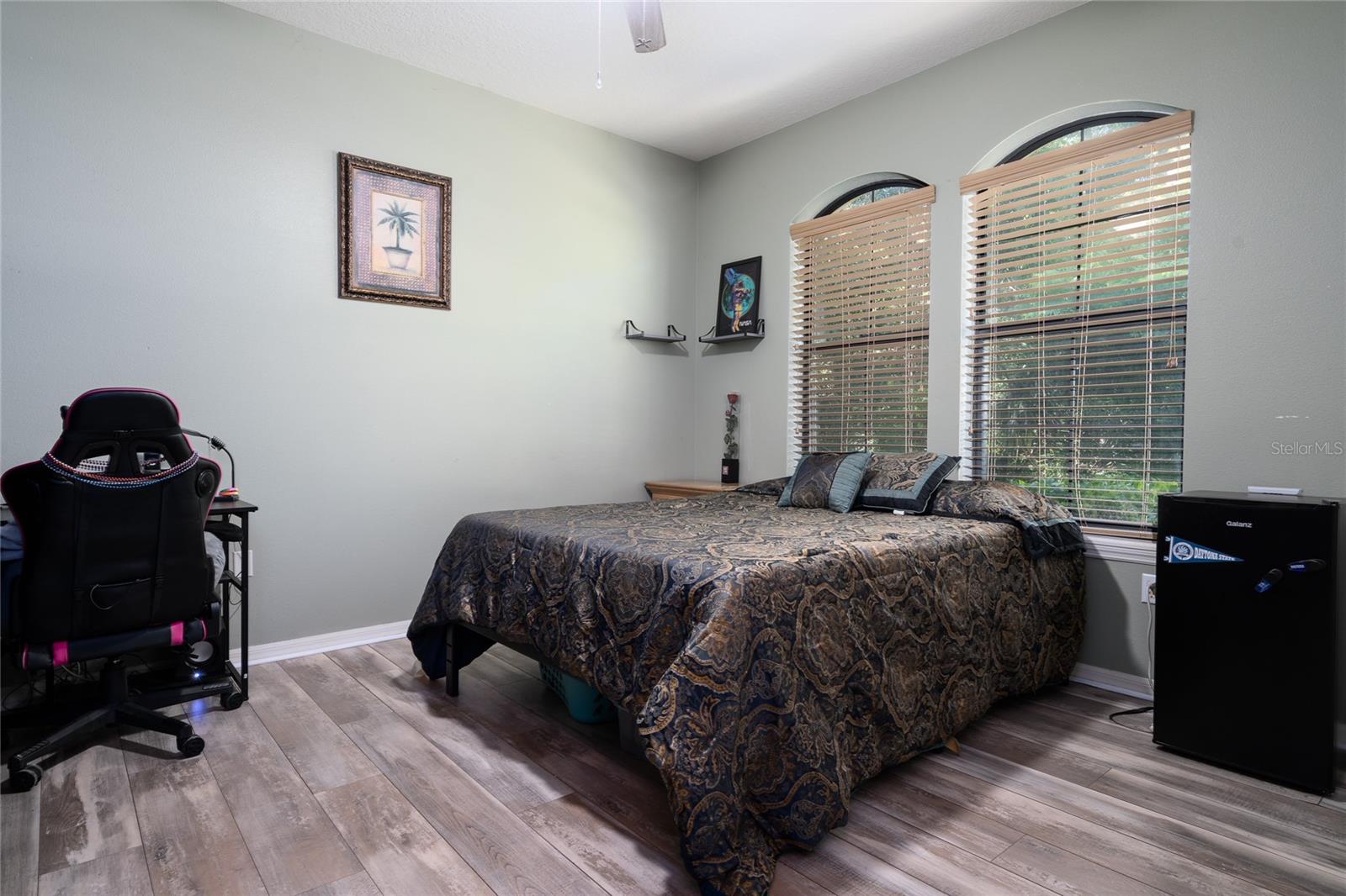 Image 20 of 47 For 2622 Carolyn Street