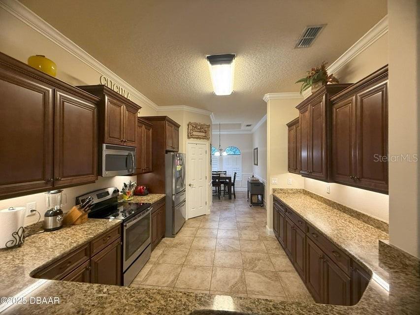 Image 19 of 46 For 76 Apian Way