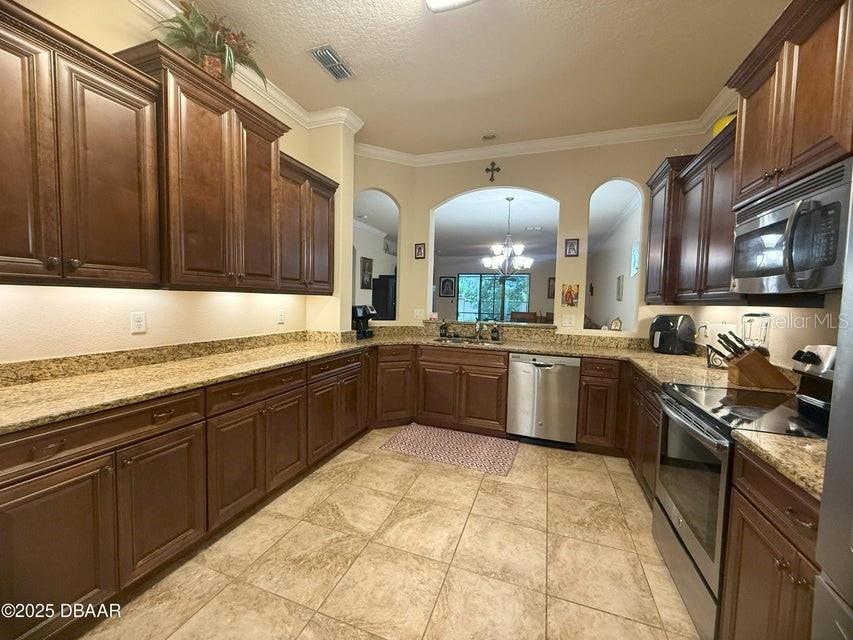 Image 21 of 46 For 76 Apian Way