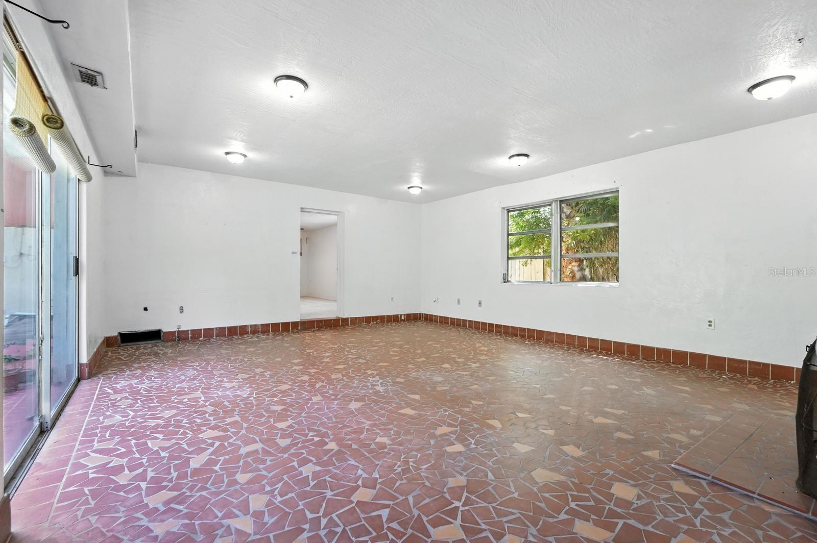 Image 11 of 46 For 740 Ridgewood Avenue