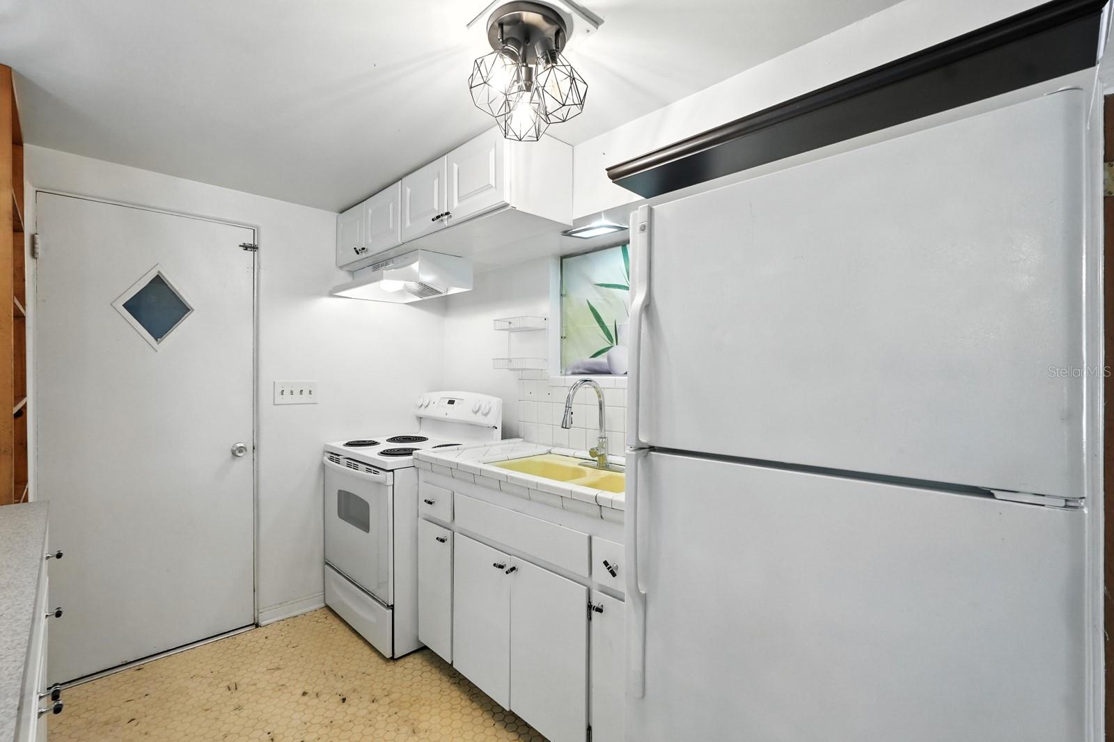 Image 12 of 46 For 740 Ridgewood Avenue