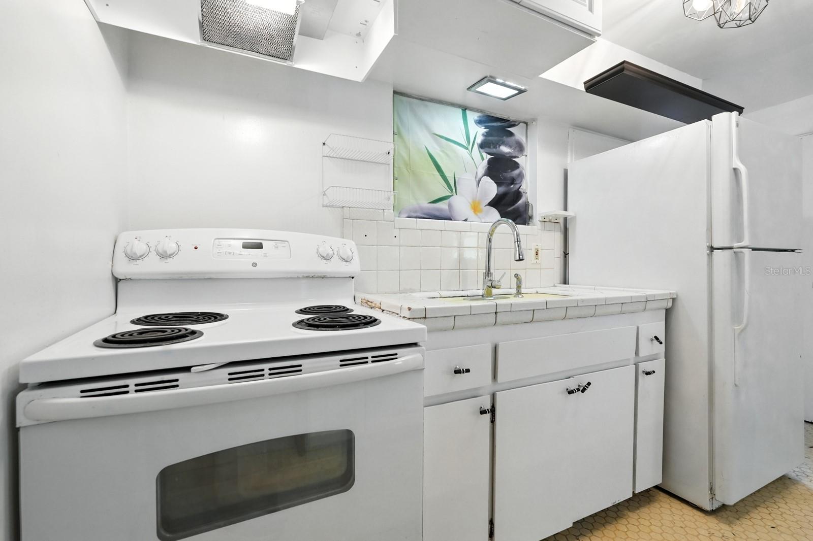 Image 13 of 46 For 740 Ridgewood Avenue