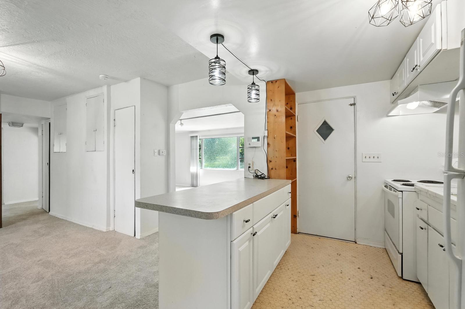 Image 14 of 46 For 740 Ridgewood Avenue